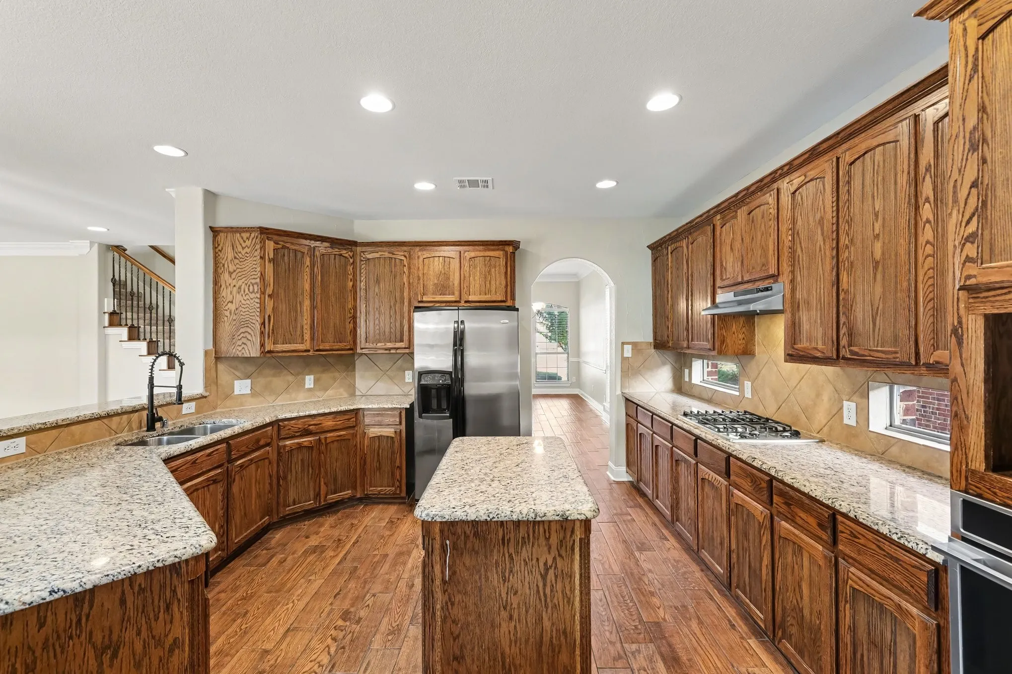 Single Family Residence For Sale in Collin County , 221 Chapel Hill Drive, Prosper, Texas 75078, 5 Bedroom, 4 Bathroom, 1 Garage spaces, 3,182 Sqft, built in 2005, mls#21343571, Real Estate Agent in Prosper, Homes For Sale in Collin county, Homes For Sale in Prosper, Realtor in Prosper Texas, Real Estate Brokerage Independent Realty Texas, Luminita Cordes Realtor