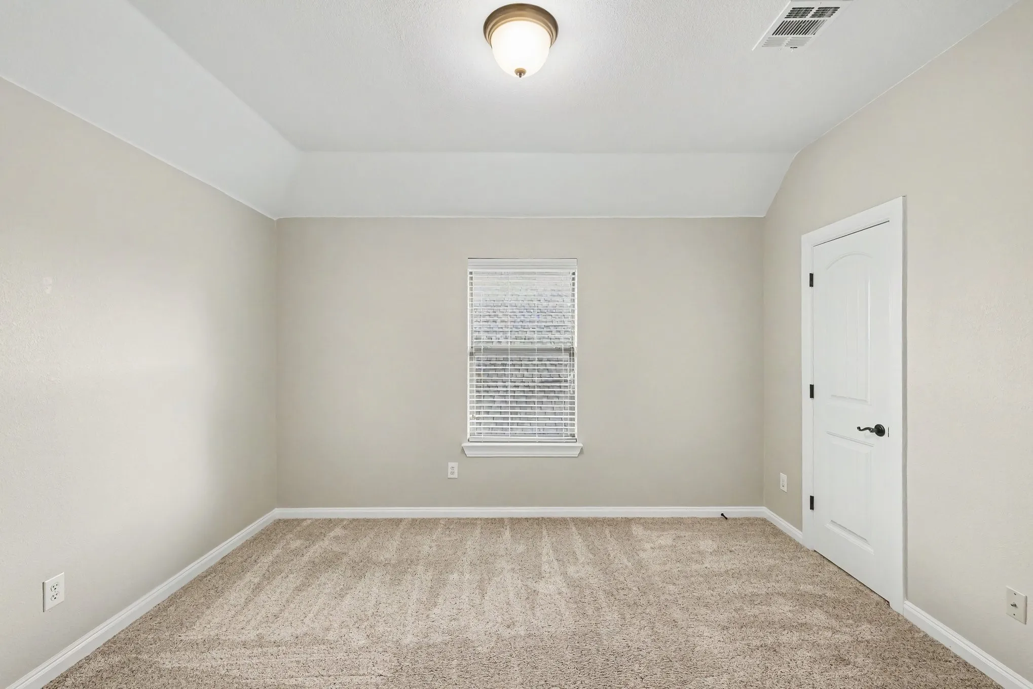 Single Family Residence For Sale in Collin County , 221 Chapel Hill Drive, Prosper, Texas 75078, 5 Bedroom, 4 Bathroom, 1 Garage spaces, 3,182 Sqft, built in 2005, mls#21343571, Real Estate Agent in Prosper, Homes For Sale in Collin county, Homes For Sale in Prosper, Realtor in Prosper Texas, Real Estate Brokerage Independent Realty Texas, Luminita Cordes Realtor
