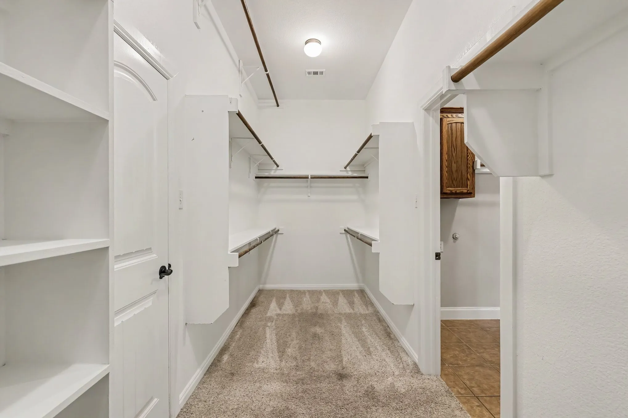 Single Family Residence For Sale in Collin County , 221 Chapel Hill Drive, Prosper, Texas 75078, 5 Bedroom, 4 Bathroom, 1 Garage spaces, 3,182 Sqft, built in 2005, mls#21343571, Real Estate Agent in Prosper, Homes For Sale in Collin county, Homes For Sale in Prosper, Realtor in Prosper Texas, Real Estate Brokerage Independent Realty Texas, Luminita Cordes Realtor