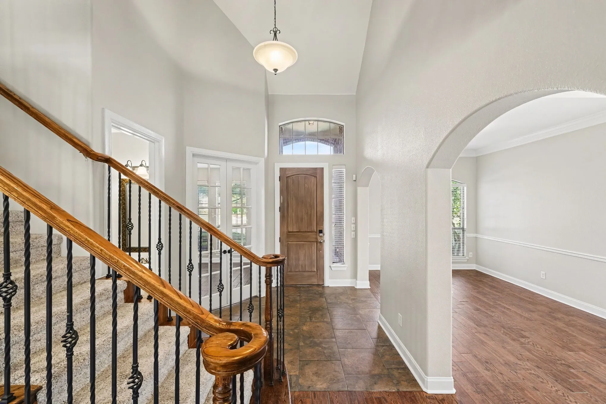 Single Family Residence For Sale in Collin County , 221 Chapel Hill Drive, Prosper, Texas 75078, 5 Bedroom, 4 Bathroom, 1 Garage spaces, 3,182 Sqft, built in 2005, mls#21343571, Real Estate Agent in Prosper, Homes For Sale in Collin county, Homes For Sale in Prosper, Realtor in Prosper Texas, Real Estate Brokerage Independent Realty Texas, Luminita Cordes Realtor