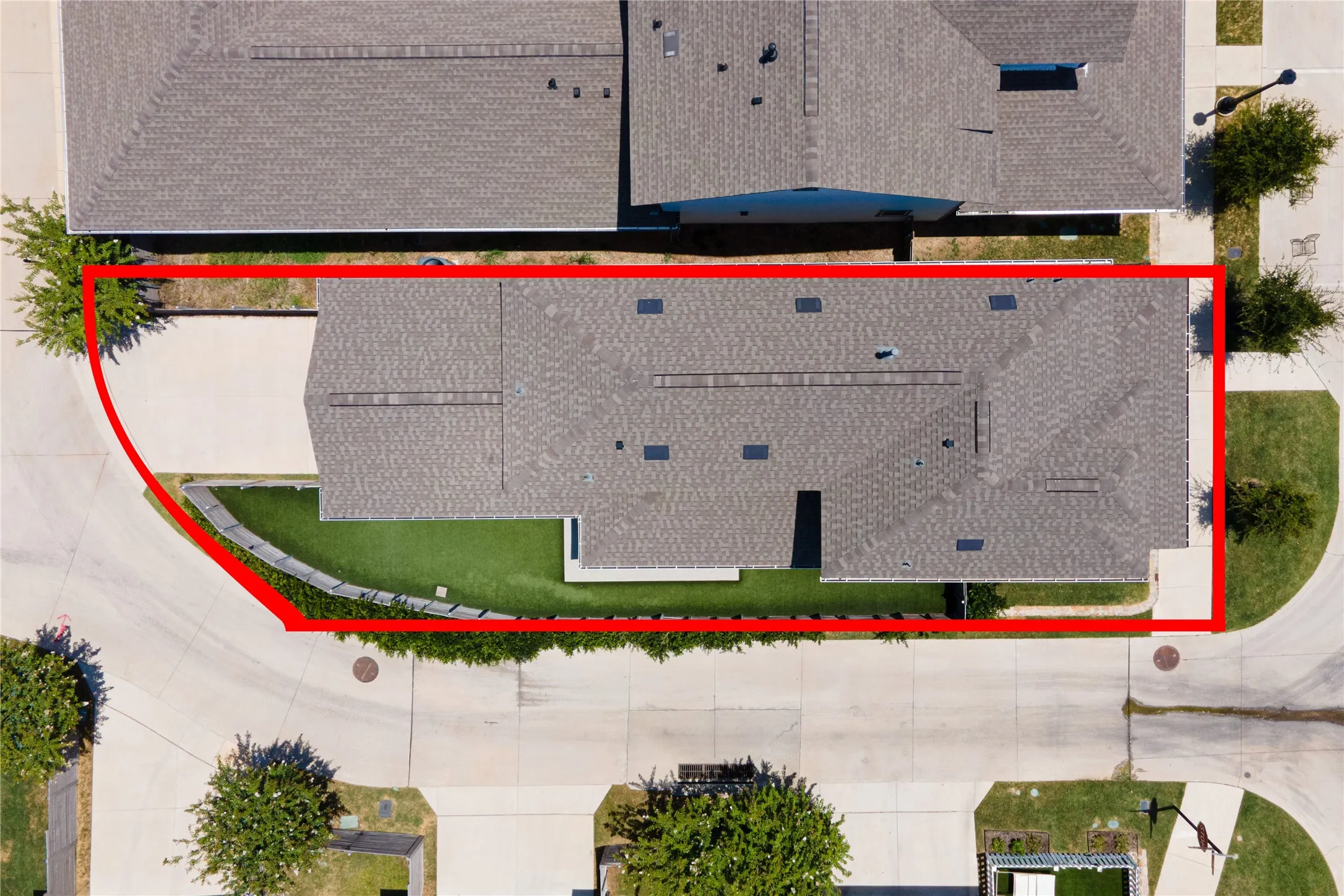 Single Family Residence For Sale in Tarrant County , 8801 Grand Avenue, North Richland Hills, Texas 76180, 3 Bedroom, 3 Bathroom, 2 Garage spaces, 1,792 Sqft, built in 2021, mls#21343803, Real Estate Agent in North Richland Hills, Homes For Sale in Tarrant county, Homes For Sale in North Richland Hills, Realtor in North Richland Hills Texas, Real Estate Brokerage Independent Realty Texas, Luminita Cordes Realtor