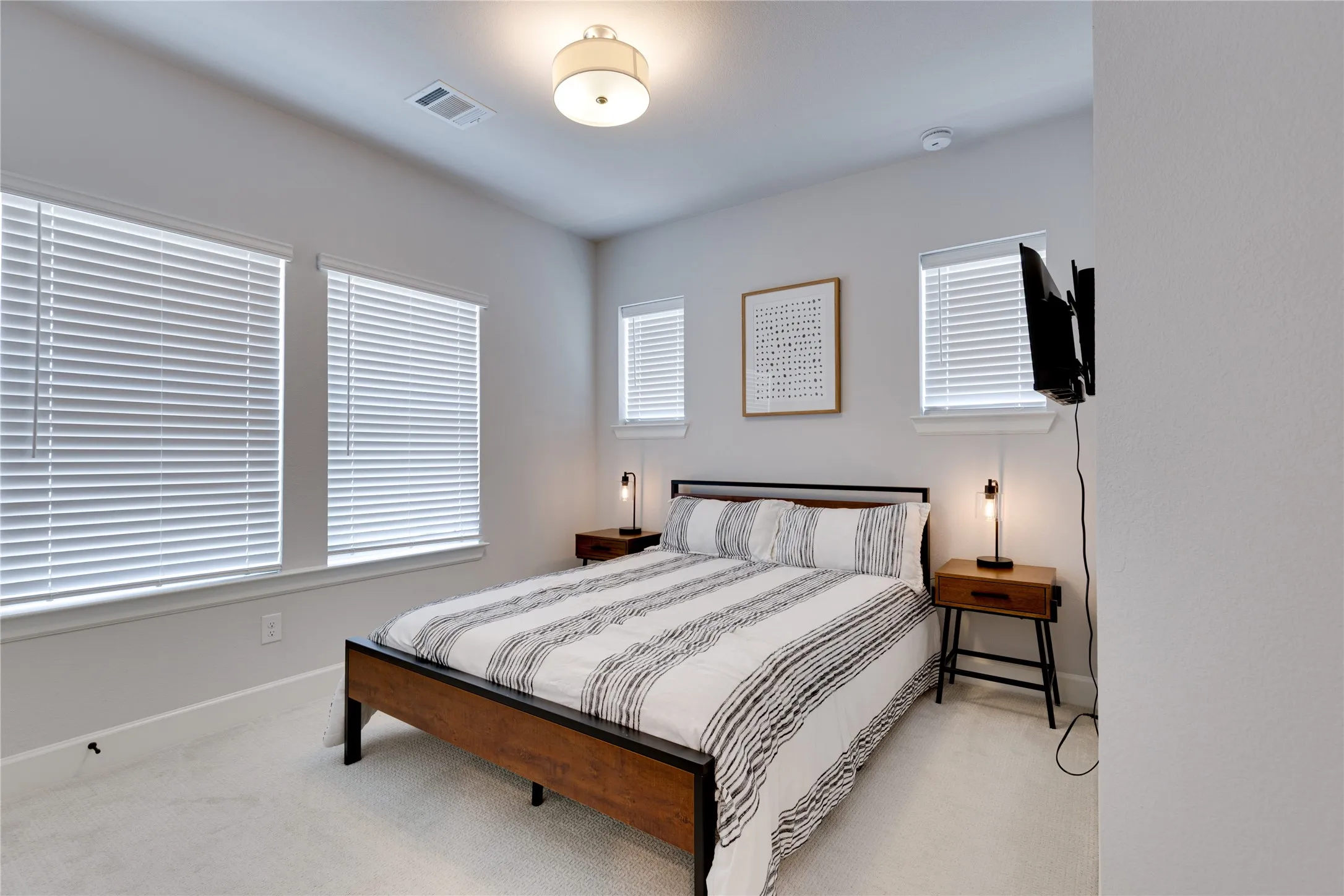Single Family Residence For Sale in Tarrant County , 8801 Grand Avenue, North Richland Hills, Texas 76180, 3 Bedroom, 3 Bathroom, 2 Garage spaces, 1,792 Sqft, built in 2021, mls#21343803, Real Estate Agent in North Richland Hills, Homes For Sale in Tarrant county, Homes For Sale in North Richland Hills, Realtor in North Richland Hills Texas, Real Estate Brokerage Independent Realty Texas, Luminita Cordes Realtor
