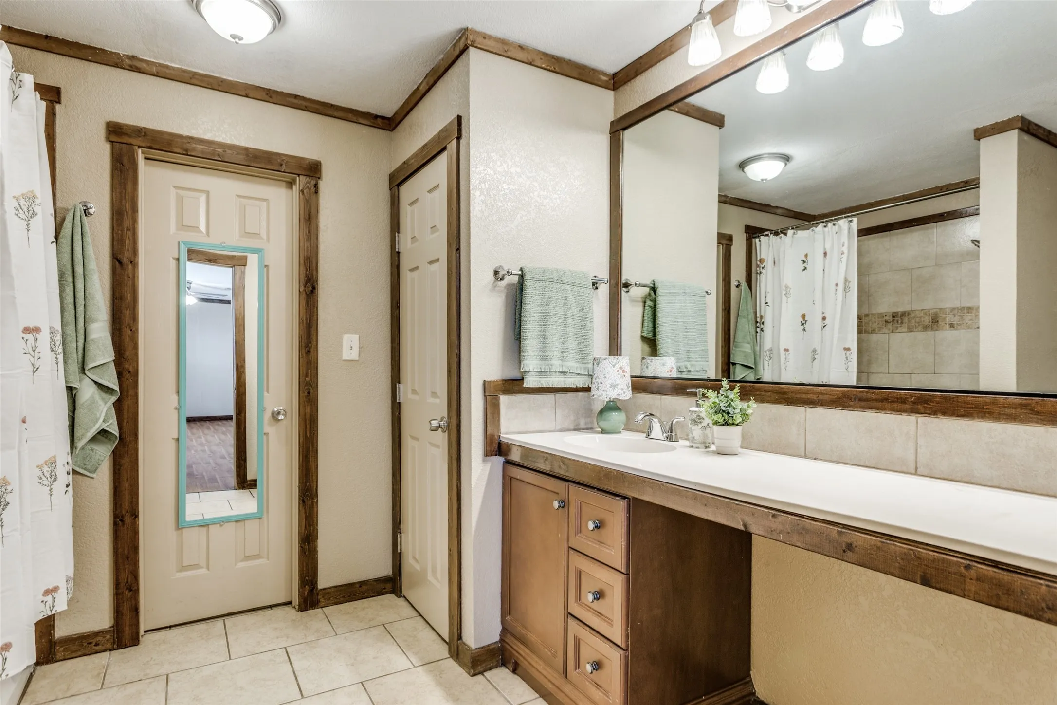 Single Family Residence For Sale in Parker County , 401 Ashwood Street, Azle, Texas 76020, 3 Bedroom, 2 Bathroom, Garage spaces, 1,536 Sqft, built in 0, mls#21343756, Real Estate Agent in Azle, Homes For Sale in Parker county, Homes For Sale in Azle, Realtor in Azle Texas, Real Estate Brokerage Independent Realty Texas, Luminita Cordes Realtor