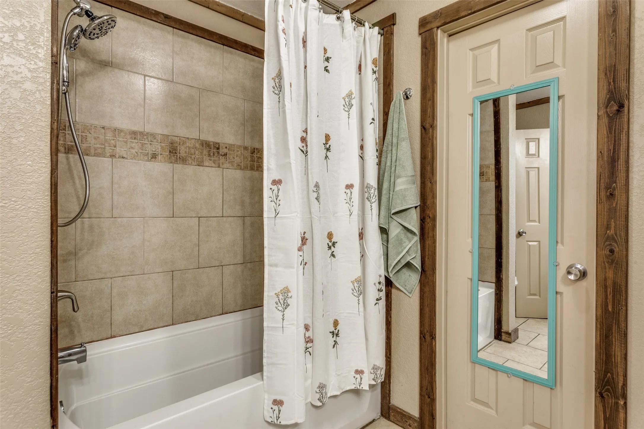 Single Family Residence For Sale in Parker County , 401 Ashwood Street, Azle, Texas 76020, 3 Bedroom, 2 Bathroom, Garage spaces, 1,536 Sqft, built in 0, mls#21343756, Real Estate Agent in Azle, Homes For Sale in Parker county, Homes For Sale in Azle, Realtor in Azle Texas, Real Estate Brokerage Independent Realty Texas, Luminita Cordes Realtor