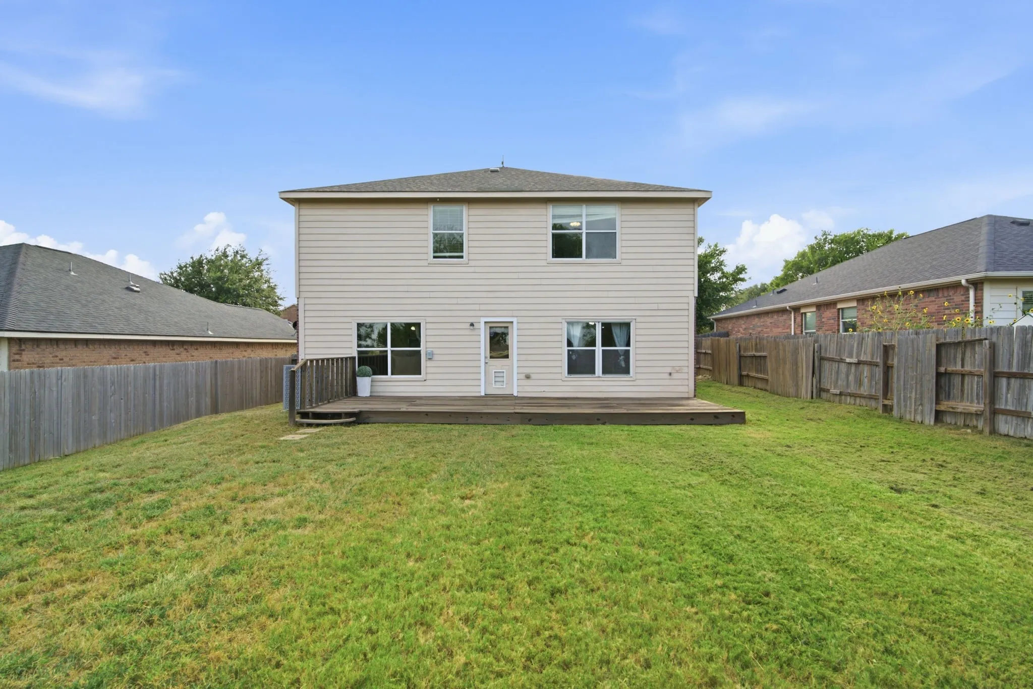 Single Family Residence For Sale in Wise County , 177 Buffalo Ridge Drive, Newark, Texas 76071, 5 Bedroom, 3 Bathroom, 2 Garage spaces, 2,552 Sqft, built in 2011, mls#21343780, Real Estate Agent in Newark, Homes For Sale in Wise county, Homes For Sale in Newark, Realtor in Newark Texas, Real Estate Brokerage Independent Realty Texas, Luminita Cordes Realtor