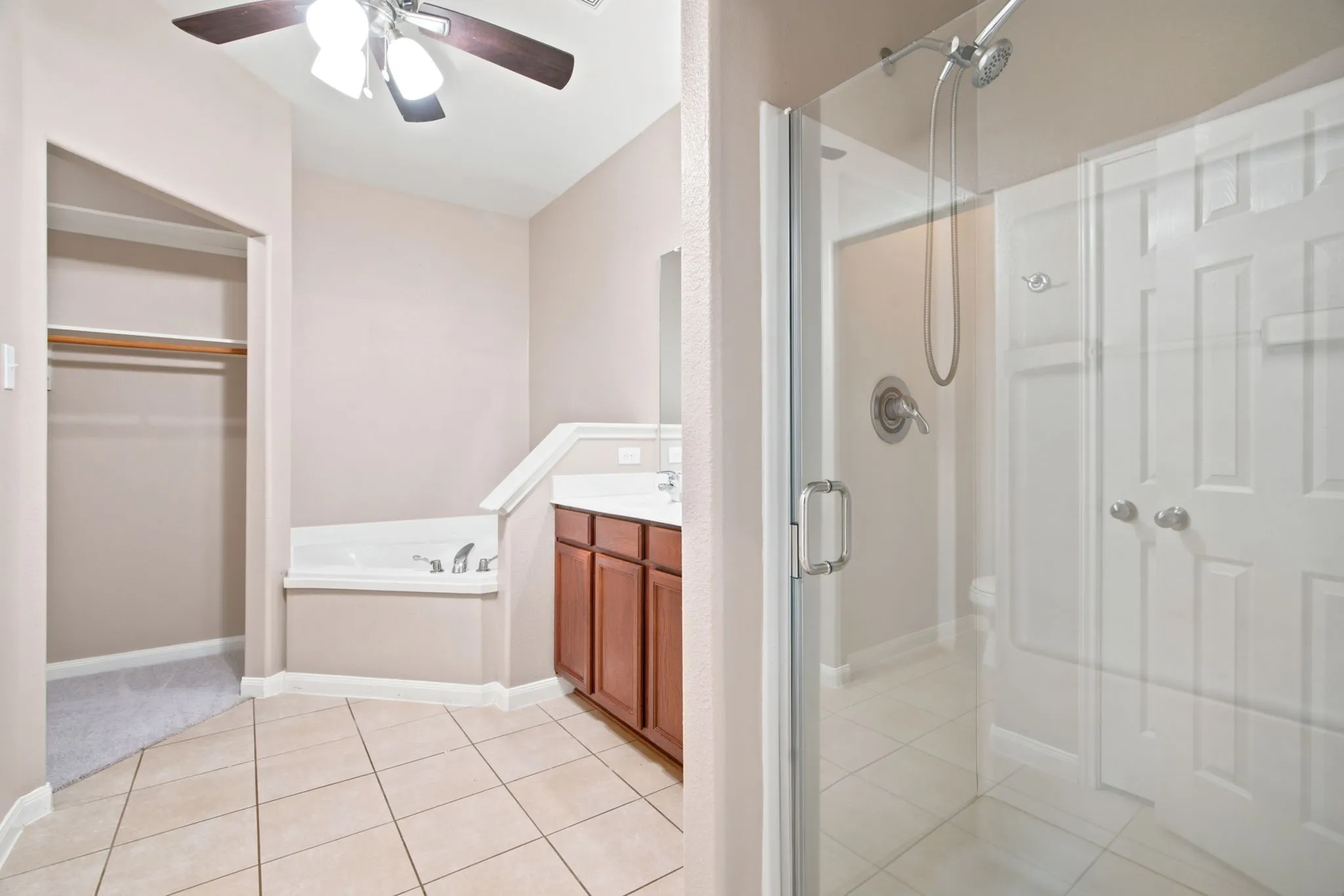 Single Family Residence For Sale in Wise County , 177 Buffalo Ridge Drive, Newark, Texas 76071, 5 Bedroom, 3 Bathroom, 2 Garage spaces, 2,552 Sqft, built in 2011, mls#21343780, Real Estate Agent in Newark, Homes For Sale in Wise county, Homes For Sale in Newark, Realtor in Newark Texas, Real Estate Brokerage Independent Realty Texas, Luminita Cordes Realtor