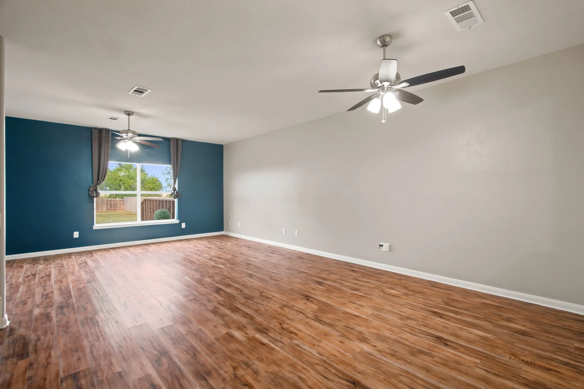 Single Family Residence For Sale in Wise County , 177 Buffalo Ridge Drive, Newark, Texas 76071, 5 Bedroom, 3 Bathroom, 2 Garage spaces, 2,552 Sqft, built in 2011, mls#21343780, Real Estate Agent in Newark, Homes For Sale in Wise county, Homes For Sale in Newark, Realtor in Newark Texas, Real Estate Brokerage Independent Realty Texas, Luminita Cordes Realtor