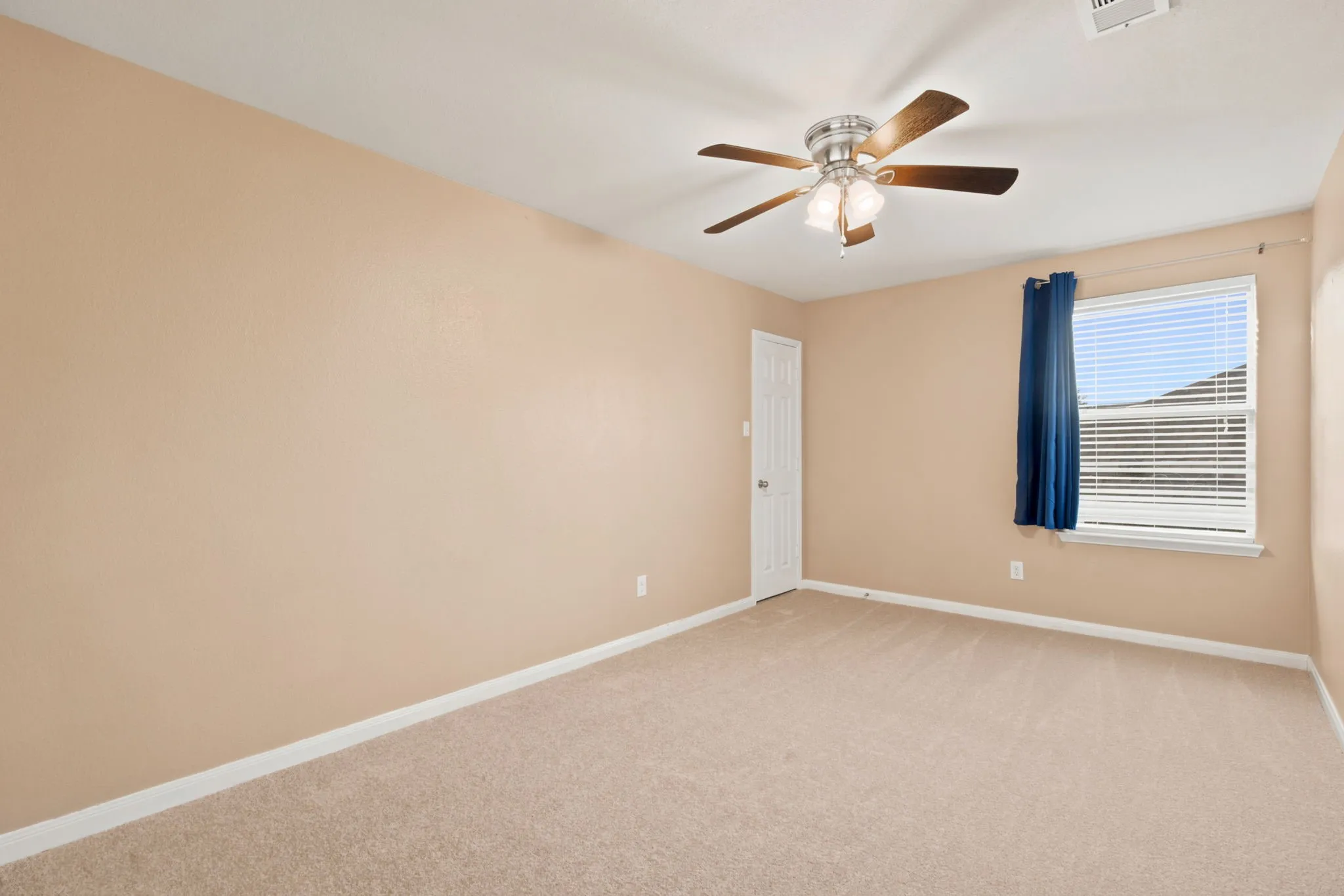 Single Family Residence For Sale in Wise County , 177 Buffalo Ridge Drive, Newark, Texas 76071, 5 Bedroom, 3 Bathroom, 2 Garage spaces, 2,552 Sqft, built in 2011, mls#21343780, Real Estate Agent in Newark, Homes For Sale in Wise county, Homes For Sale in Newark, Realtor in Newark Texas, Real Estate Brokerage Independent Realty Texas, Luminita Cordes Realtor