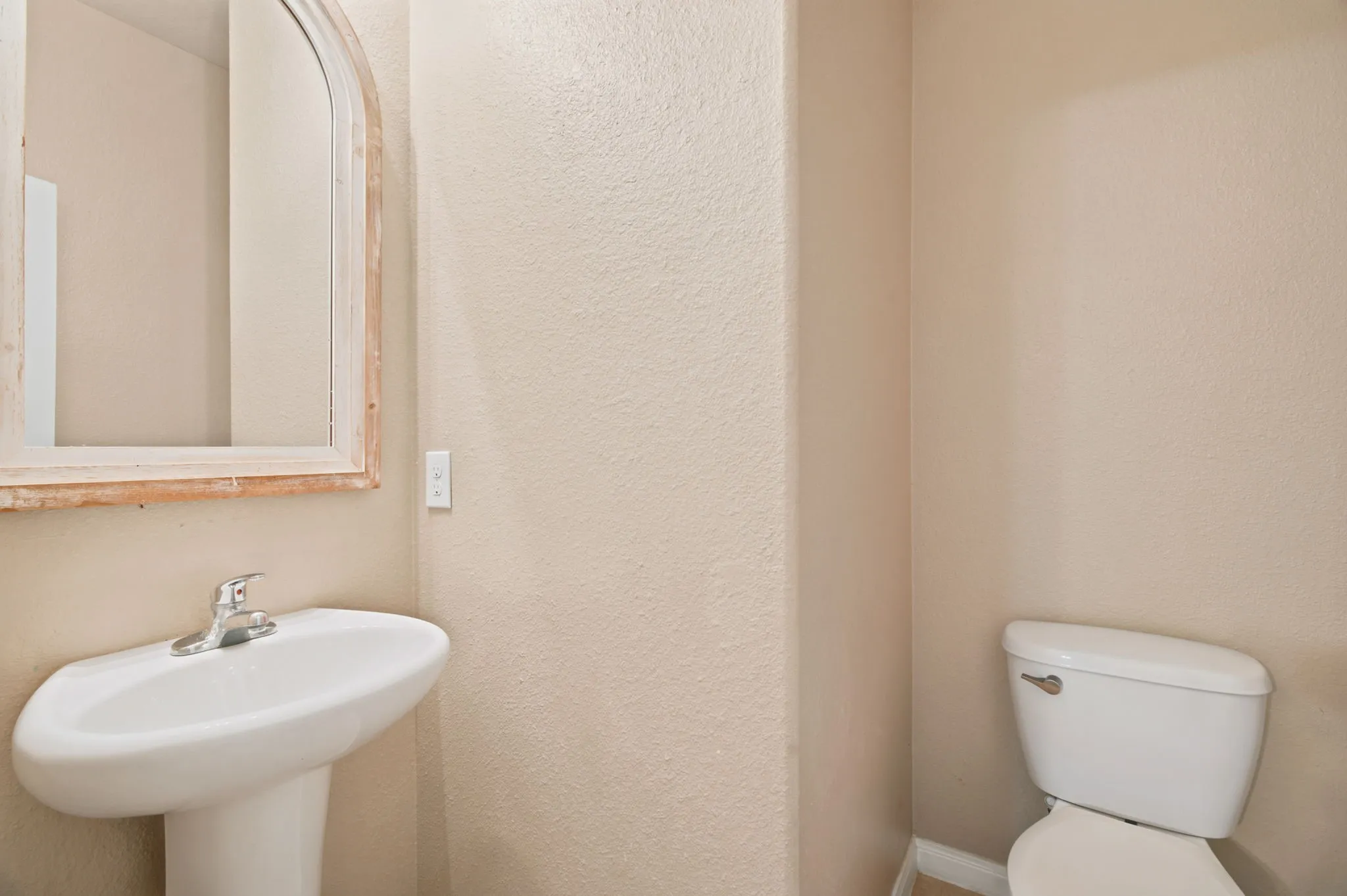 Single Family Residence For Sale in Wise County , 177 Buffalo Ridge Drive, Newark, Texas 76071, 5 Bedroom, 3 Bathroom, 2 Garage spaces, 2,552 Sqft, built in 2011, mls#21343780, Real Estate Agent in Newark, Homes For Sale in Wise county, Homes For Sale in Newark, Realtor in Newark Texas, Real Estate Brokerage Independent Realty Texas, Luminita Cordes Realtor