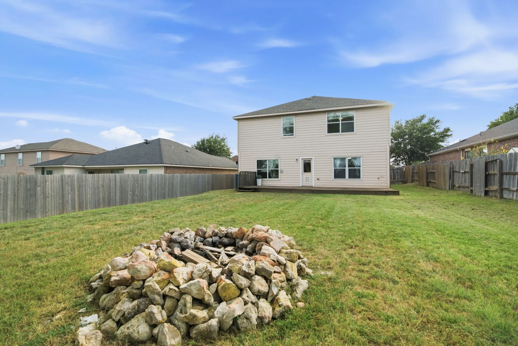 Single Family Residence For Sale in Wise County , 177 Buffalo Ridge Drive, Newark, Texas 76071, 5 Bedroom, 3 Bathroom, 2 Garage spaces, 2,552 Sqft, built in 2011, mls#21343780, Real Estate Agent in Newark, Homes For Sale in Wise county, Homes For Sale in Newark, Realtor in Newark Texas, Real Estate Brokerage Independent Realty Texas, Luminita Cordes Realtor