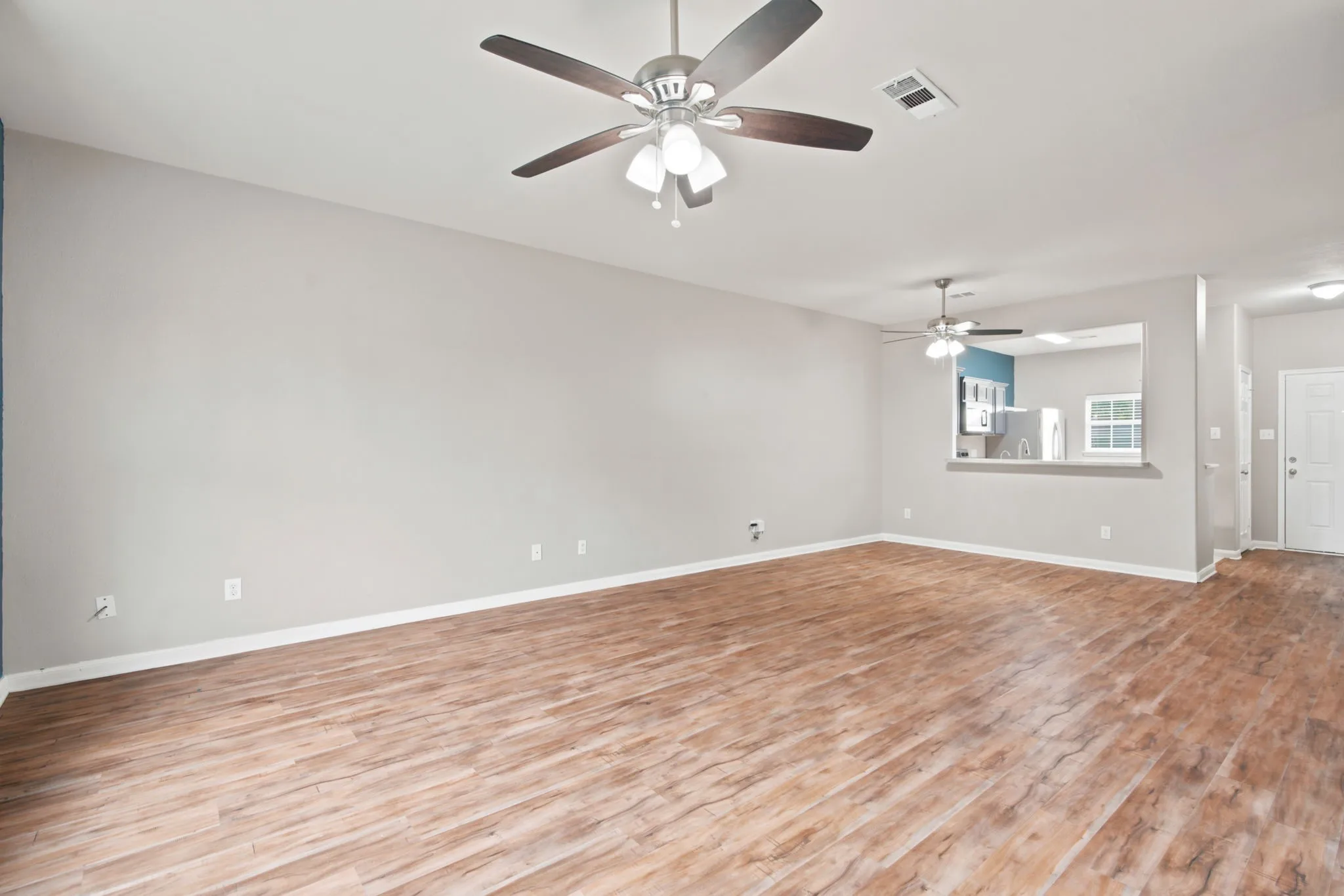 Single Family Residence For Sale in Wise County , 177 Buffalo Ridge Drive, Newark, Texas 76071, 5 Bedroom, 3 Bathroom, 2 Garage spaces, 2,552 Sqft, built in 2011, mls#21343780, Real Estate Agent in Newark, Homes For Sale in Wise county, Homes For Sale in Newark, Realtor in Newark Texas, Real Estate Brokerage Independent Realty Texas, Luminita Cordes Realtor