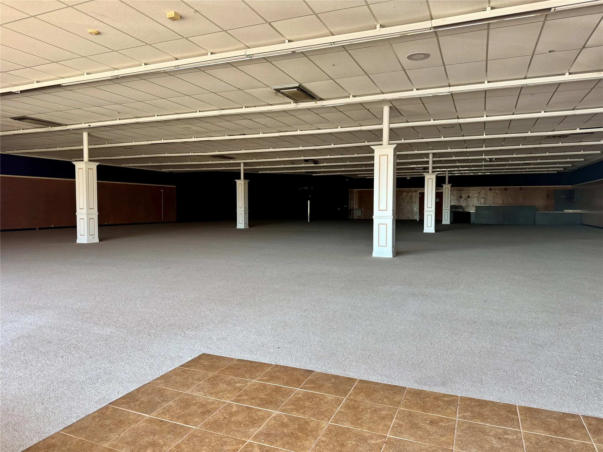 Retail For Rent in Van Zandt County , 1105 W South Commerce Street, Wills Point, Texas 75169, 0, 0, Garage spaces, 0 Sqft, built in 1974, Price $9,600, mls#21336360, Real Estate Agent in Wills Point, Homes For Rent in Van Zandt county, Homes For Rent in Wills Point, Realtor in Wills Point Texas, Real Estate Brokerage Independent Realty Texas, Luminita Cordes Realtor