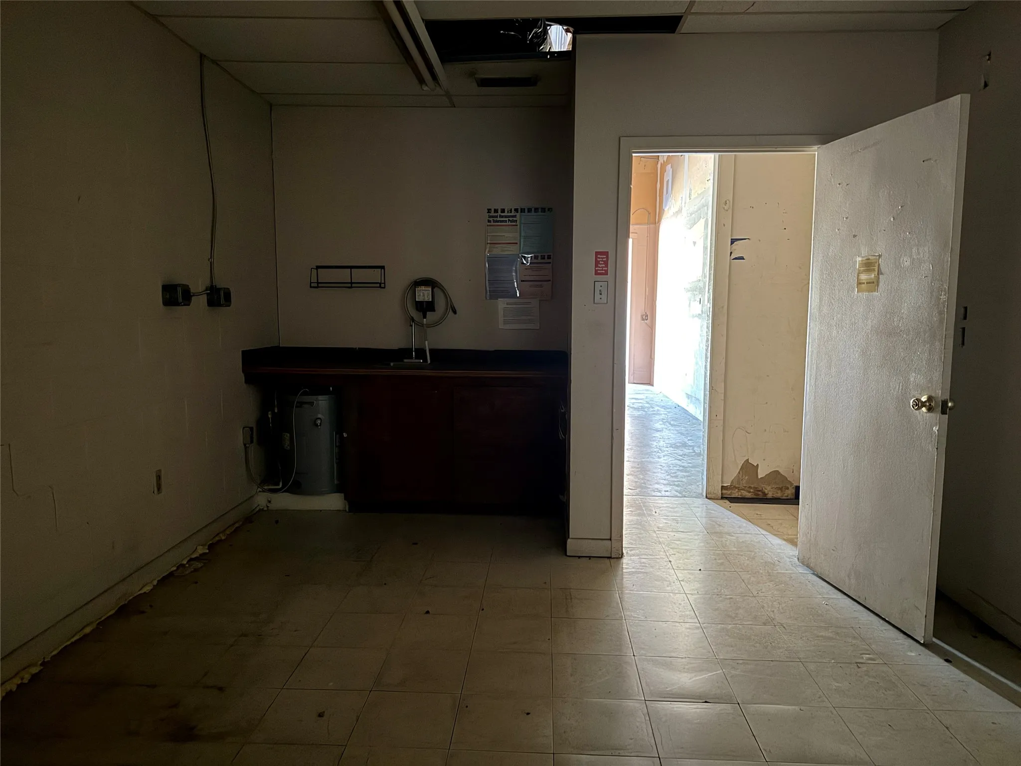 Retail For Rent in Van Zandt County , 1105 W South Commerce Street, Wills Point, Texas 75169, 0, 0, Garage spaces, 0 Sqft, built in 1974, Price $9,600, mls#21336360, Real Estate Agent in Wills Point, Homes For Rent in Van Zandt county, Homes For Rent in Wills Point, Realtor in Wills Point Texas, Real Estate Brokerage Independent Realty Texas, Luminita Cordes Realtor