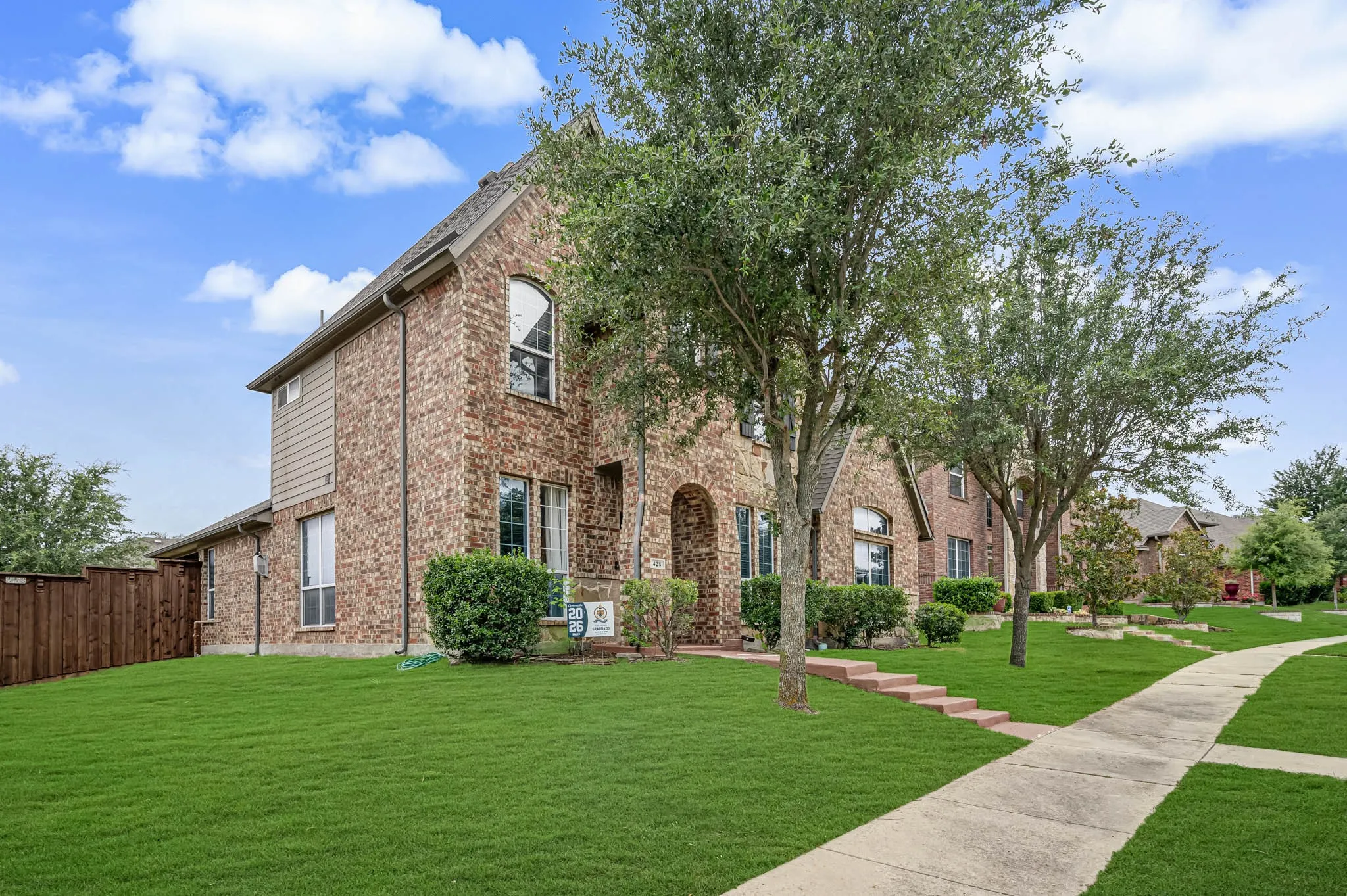 Single Family Residence For Sale in Dallas County , 428 Shasta Street, De Soto, Texas 75115, 4 Bedroom, 3 Bathroom, 2 Garage spaces, 2,733 Sqft, built in 2011, mls#21343108, Real Estate Agent in De Soto, Homes For Sale in Dallas county, Homes For Sale in De Soto, Realtor in De Soto Texas, Real Estate Brokerage Independent Realty Texas, Luminita Cordes Realtor