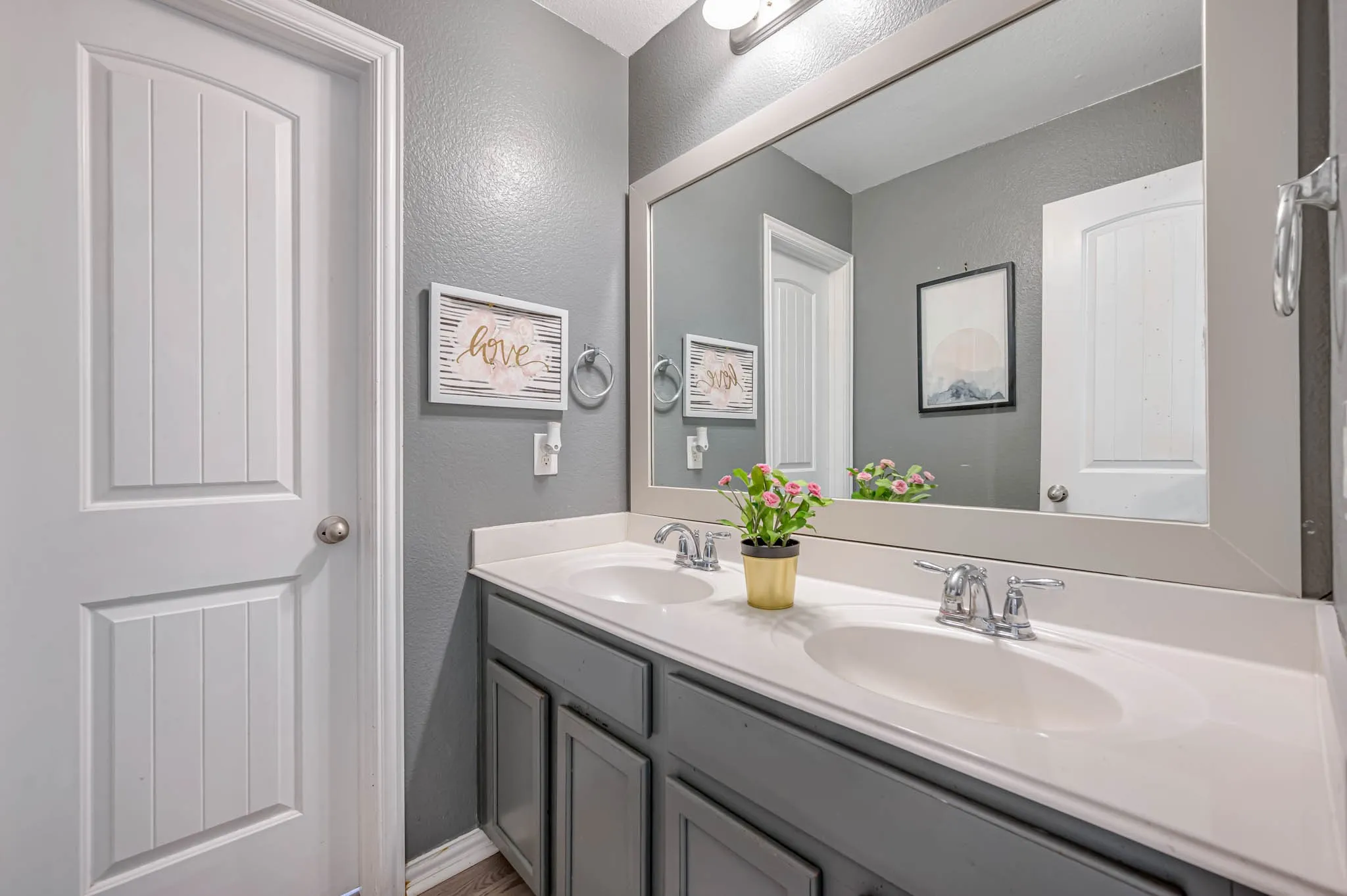 Single Family Residence For Sale in Dallas County , 428 Shasta Street, De Soto, Texas 75115, 4 Bedroom, 3 Bathroom, 2 Garage spaces, 2,733 Sqft, built in 2011, mls#21343108, Real Estate Agent in De Soto, Homes For Sale in Dallas county, Homes For Sale in De Soto, Realtor in De Soto Texas, Real Estate Brokerage Independent Realty Texas, Luminita Cordes Realtor