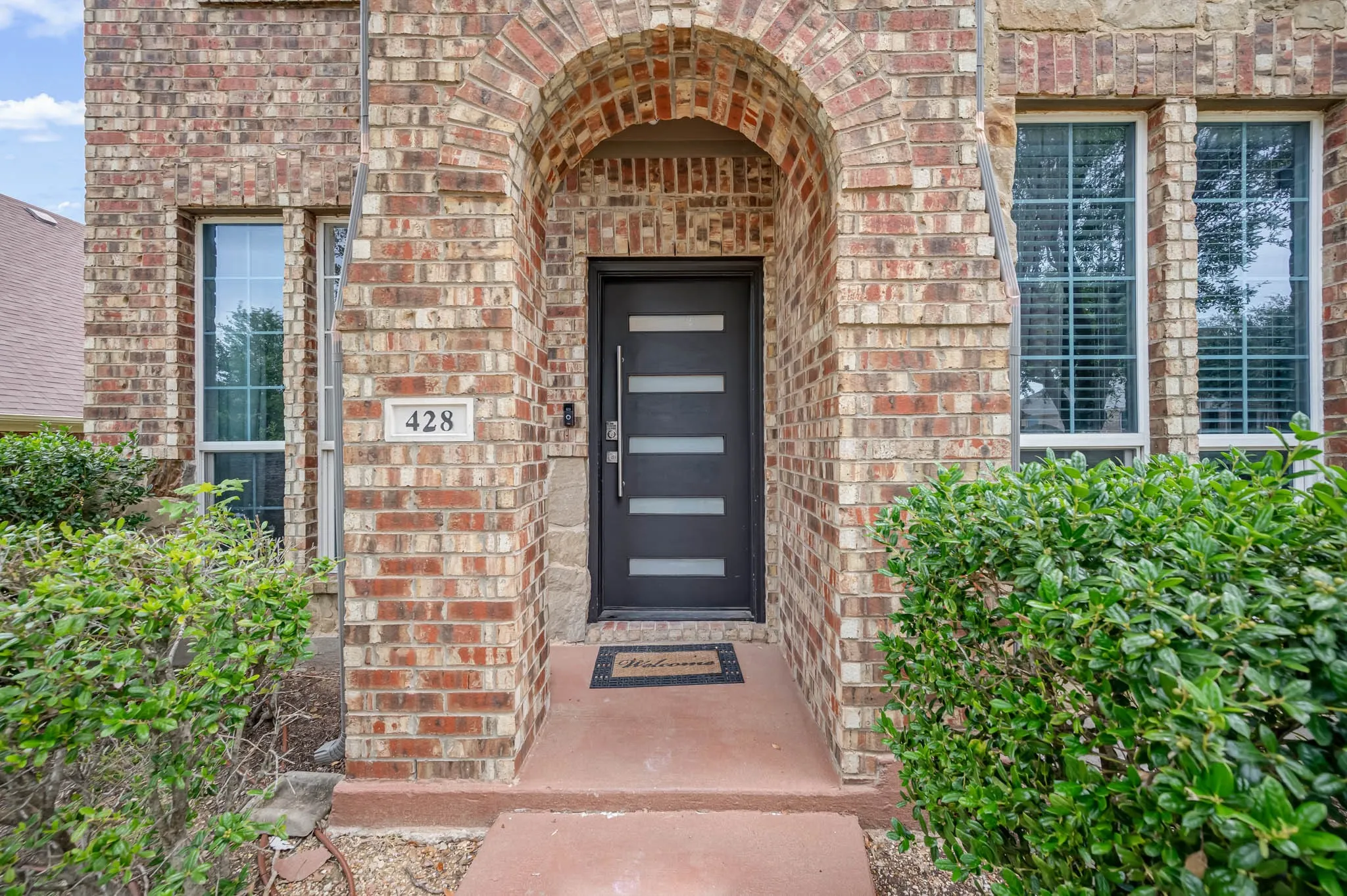 Single Family Residence For Sale in Dallas County , 428 Shasta Street, De Soto, Texas 75115, 4 Bedroom, 3 Bathroom, 2 Garage spaces, 2,733 Sqft, built in 2011, mls#21343108, Real Estate Agent in De Soto, Homes For Sale in Dallas county, Homes For Sale in De Soto, Realtor in De Soto Texas, Real Estate Brokerage Independent Realty Texas, Luminita Cordes Realtor