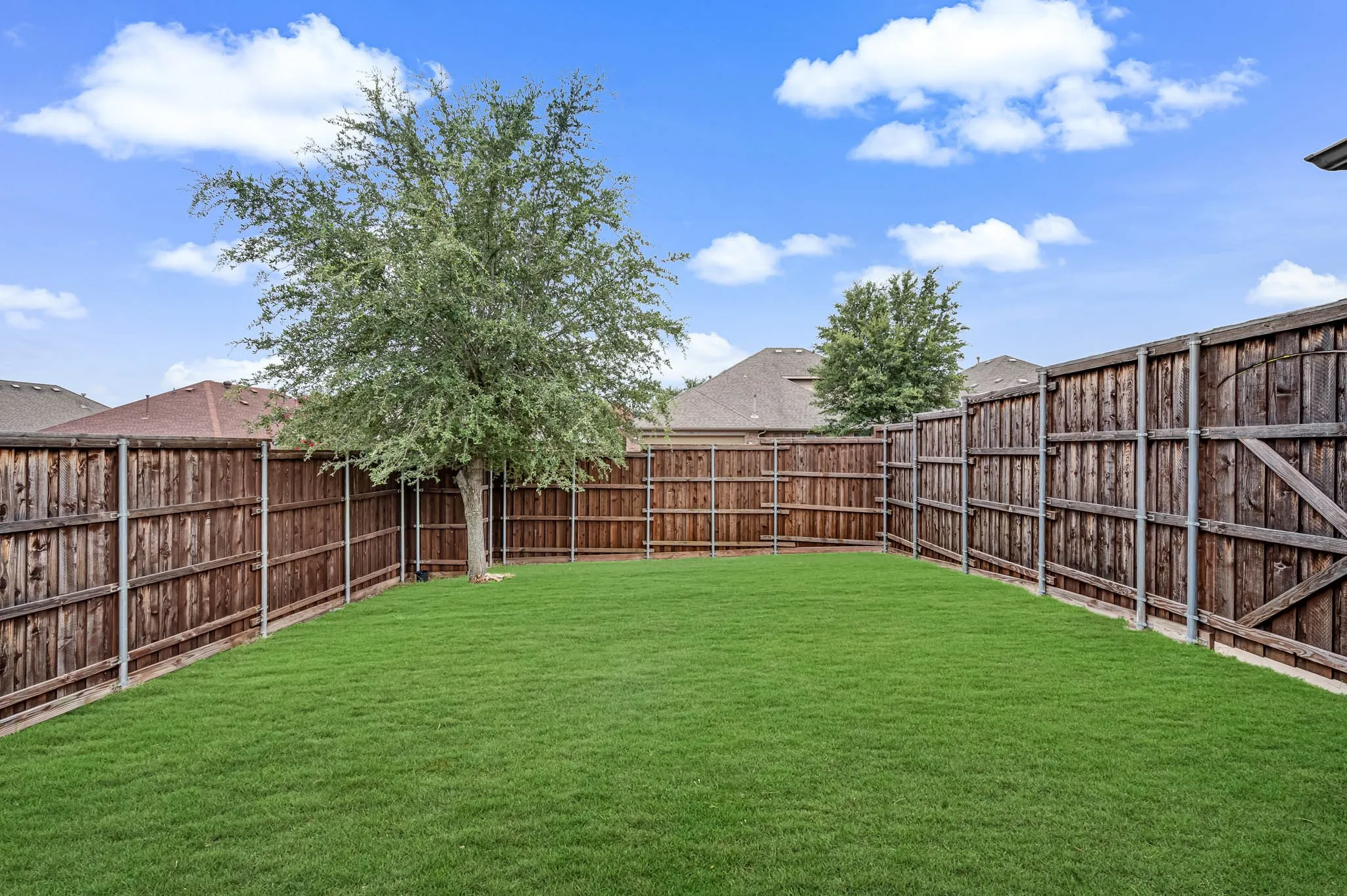 Single Family Residence For Sale in Dallas County , 428 Shasta Street, De Soto, Texas 75115, 4 Bedroom, 3 Bathroom, 2 Garage spaces, 2,733 Sqft, built in 2011, mls#21343108, Real Estate Agent in De Soto, Homes For Sale in Dallas county, Homes For Sale in De Soto, Realtor in De Soto Texas, Real Estate Brokerage Independent Realty Texas, Luminita Cordes Realtor