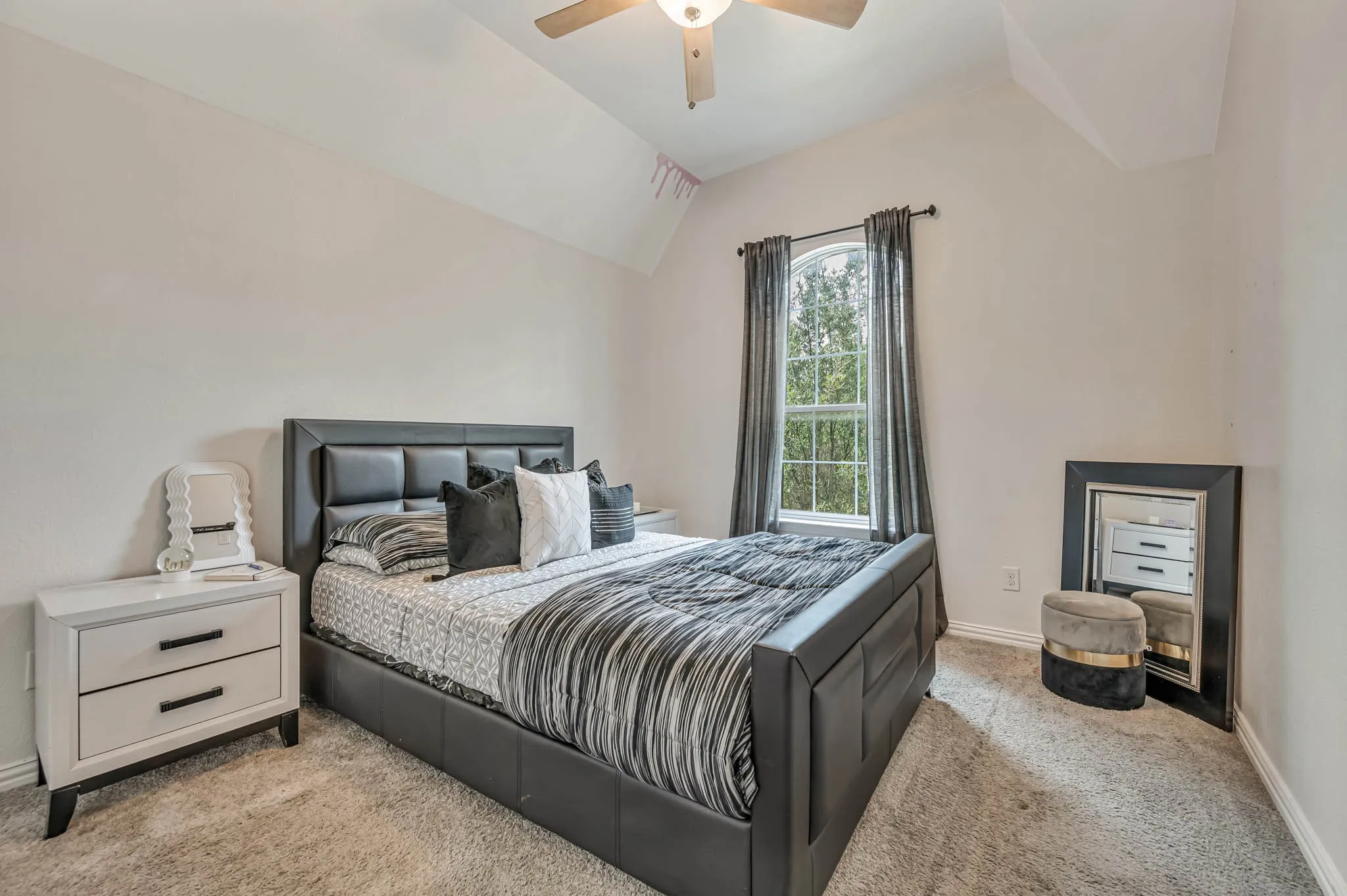 Single Family Residence For Sale in Dallas County , 428 Shasta Street, De Soto, Texas 75115, 4 Bedroom, 3 Bathroom, 2 Garage spaces, 2,733 Sqft, built in 2011, mls#21343108, Real Estate Agent in De Soto, Homes For Sale in Dallas county, Homes For Sale in De Soto, Realtor in De Soto Texas, Real Estate Brokerage Independent Realty Texas, Luminita Cordes Realtor