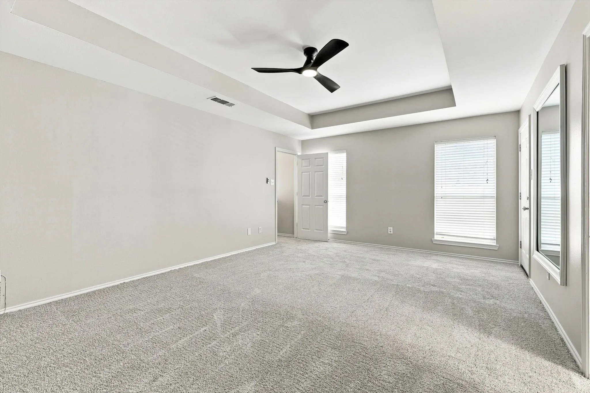 Single Family Residence For Sale in Tarrant County , 2520 Bear Haven Drive, Grapevine, Texas 76051, 2 Bedroom, 3 Bathroom, 2 Garage spaces, 2,014 Sqft, built in 1986, mls#21341543, Real Estate Agent in Grapevine, Homes For Sale in Tarrant county, Homes For Sale in Grapevine, Realtor in Grapevine Texas, Real Estate Brokerage Independent Realty Texas, Luminita Cordes Realtor