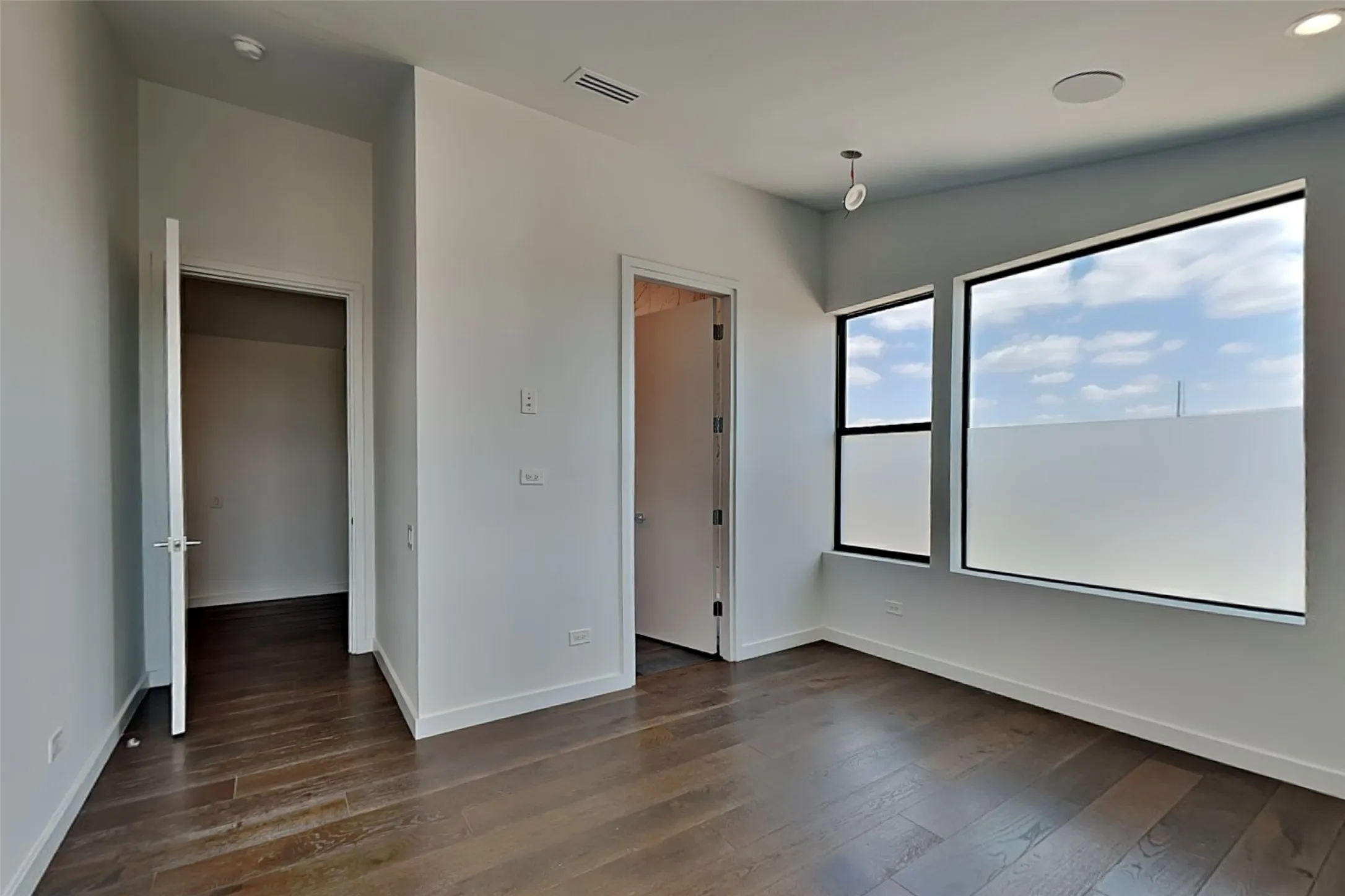 Single Family Residence For Rent in Dallas County , 103 Forest Star Drive, Dallas, Texas 75243, 3 Bedroom, 4 Bathroom, 2 Garage spaces, 2,365 Sqft, built in 2021, mls#21341724, Real Estate Agent in Dallas, Homes For Rent in Dallas county, Homes For Rent in Dallas, Realtor in Dallas Texas, Real Estate Brokerage Independent Realty Texas, Luminita Cordes Realtor