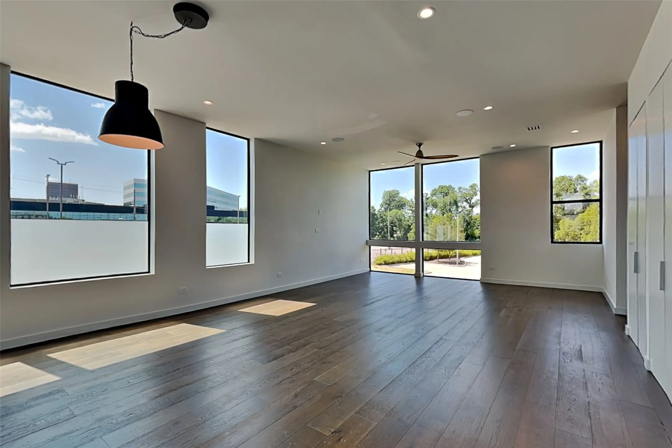 Single Family Residence For Rent in Dallas County , 103 Forest Star Drive, Dallas, Texas 75243, 3 Bedroom, 4 Bathroom, 2 Garage spaces, 2,365 Sqft, built in 2021, mls#21341724, Real Estate Agent in Dallas, Homes For Rent in Dallas county, Homes For Rent in Dallas, Realtor in Dallas Texas, Real Estate Brokerage Independent Realty Texas, Luminita Cordes Realtor