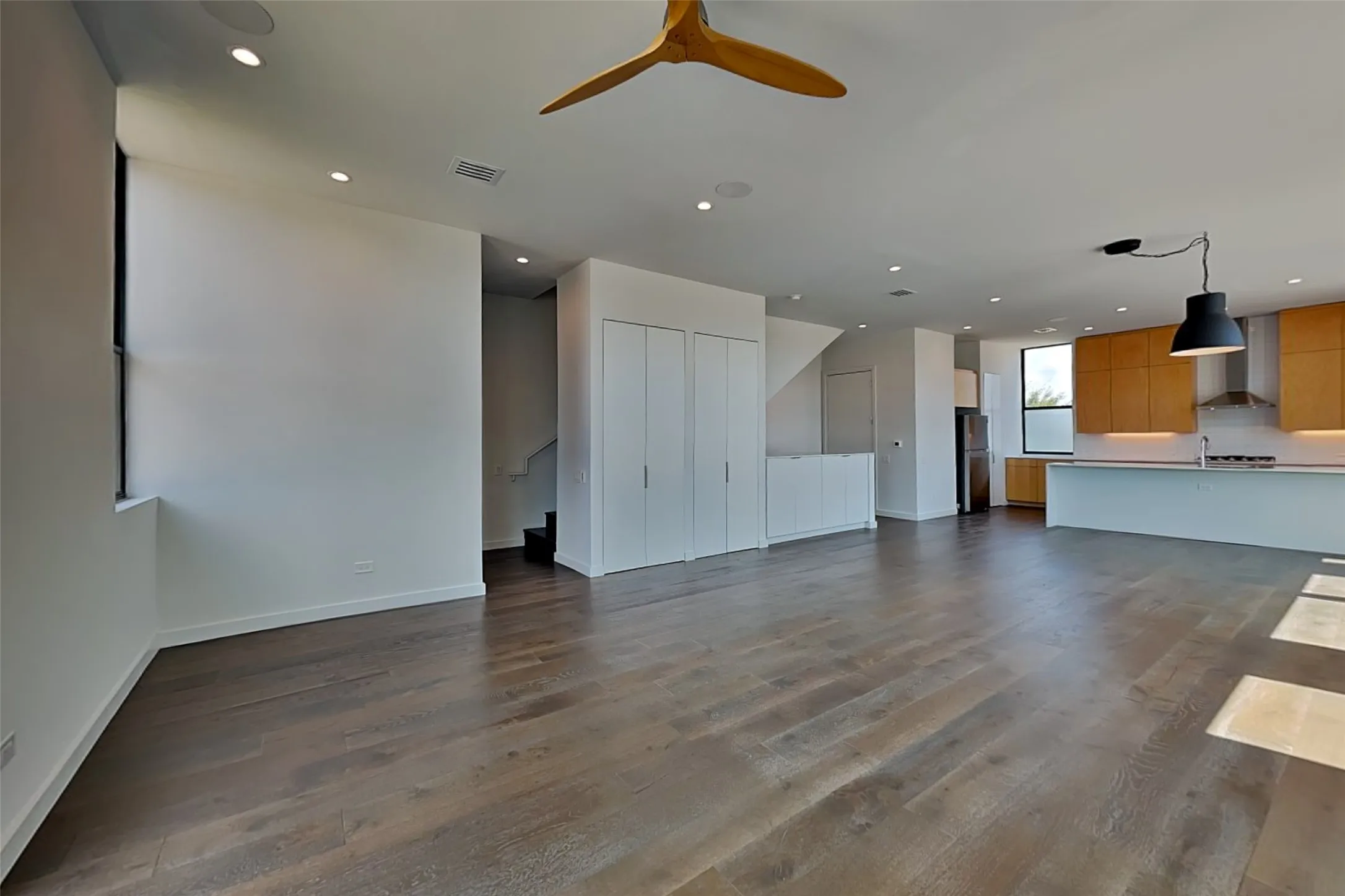 Single Family Residence For Rent in Dallas County , 103 Forest Star Drive, Dallas, Texas 75243, 3 Bedroom, 4 Bathroom, 2 Garage spaces, 2,365 Sqft, built in 2021, mls#21341724, Real Estate Agent in Dallas, Homes For Rent in Dallas county, Homes For Rent in Dallas, Realtor in Dallas Texas, Real Estate Brokerage Independent Realty Texas, Luminita Cordes Realtor