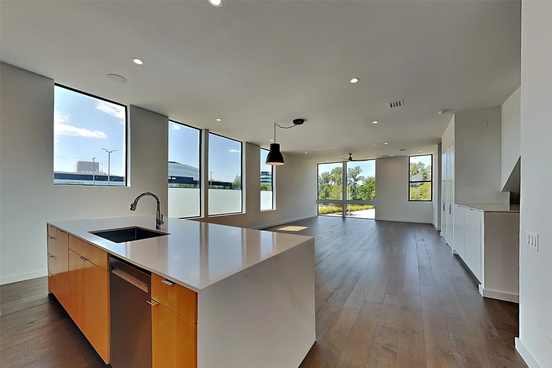 Single Family Residence For Rent in Dallas County , 103 Forest Star Drive, Dallas, Texas 75243, 3 Bedroom, 4 Bathroom, 2 Garage spaces, 2,365 Sqft, built in 2021, mls#21341724, Real Estate Agent in Dallas, Homes For Rent in Dallas county, Homes For Rent in Dallas, Realtor in Dallas Texas, Real Estate Brokerage Independent Realty Texas, Luminita Cordes Realtor