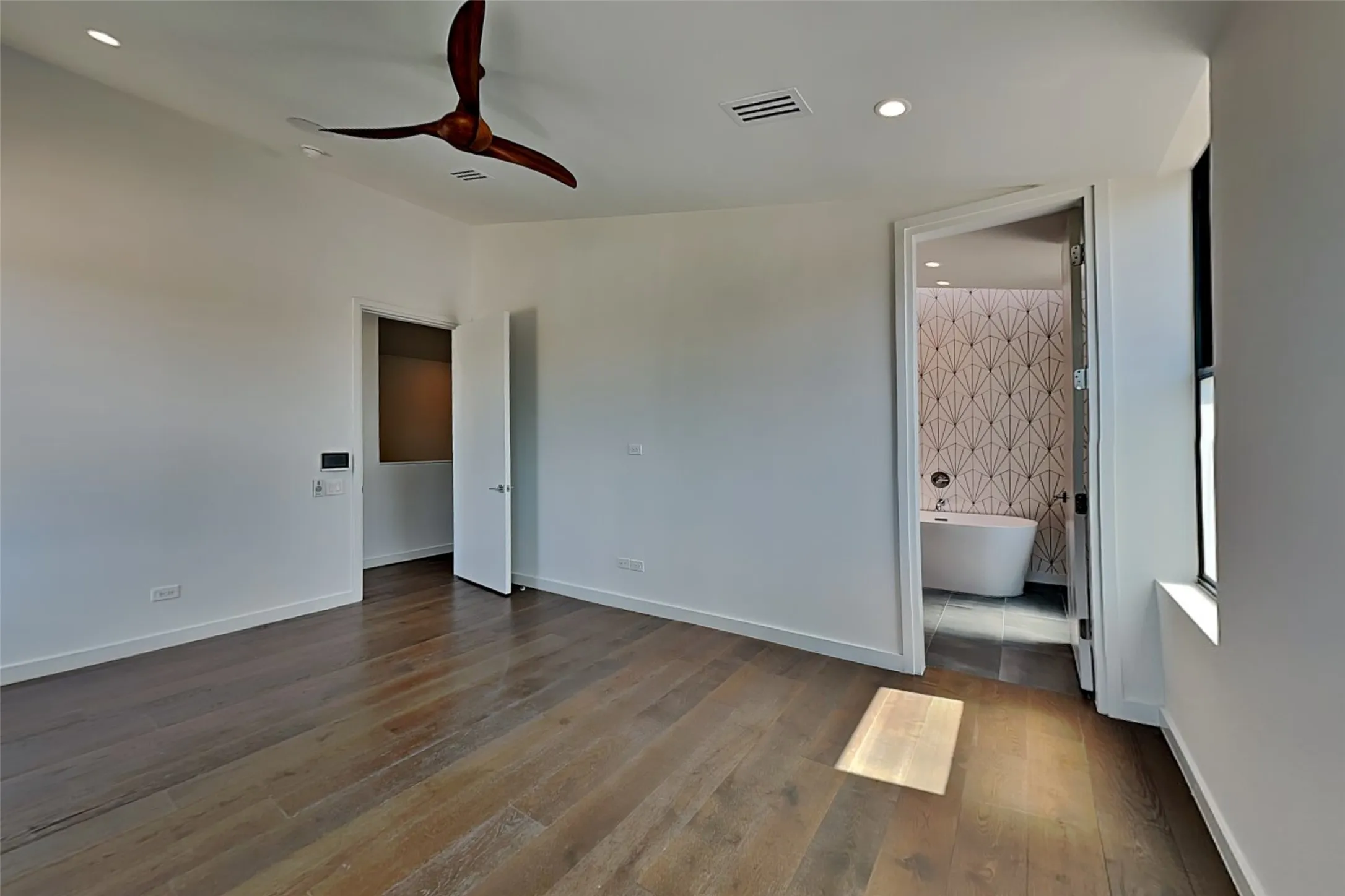 Single Family Residence For Rent in Dallas County , 103 Forest Star Drive, Dallas, Texas 75243, 3 Bedroom, 4 Bathroom, 2 Garage spaces, 2,365 Sqft, built in 2021, mls#21341724, Real Estate Agent in Dallas, Homes For Rent in Dallas county, Homes For Rent in Dallas, Realtor in Dallas Texas, Real Estate Brokerage Independent Realty Texas, Luminita Cordes Realtor
