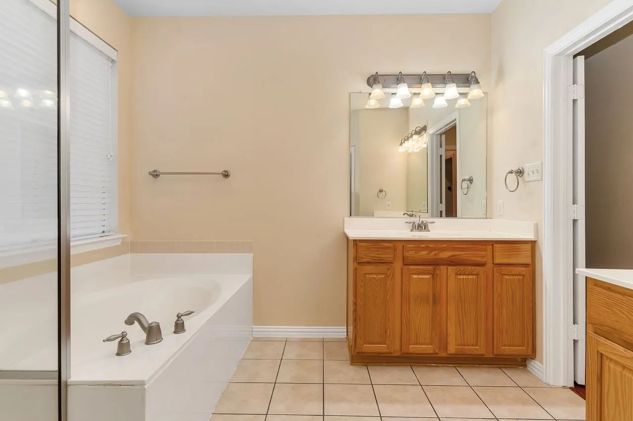 Single Family Residence For Sale in Tarrant County , 4512 Adobe Drive, Fort Worth, Texas 76123, 4 Bedroom, 4 Bathroom, 2 Garage spaces, 3,154 Sqft, built in 2004, mls#21343819, Real Estate Agent in Fort Worth, Homes For Sale in Tarrant county, Homes For Sale in Fort Worth, Realtor in Fort Worth Texas, Real Estate Brokerage Independent Realty Texas, Luminita Cordes Realtor