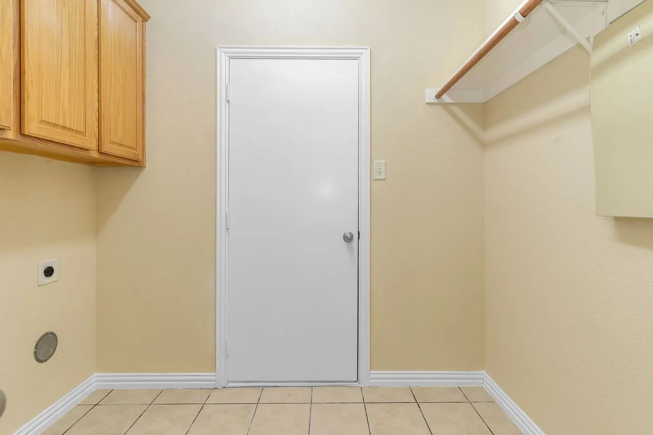 Single Family Residence For Sale in Tarrant County , 4512 Adobe Drive, Fort Worth, Texas 76123, 4 Bedroom, 4 Bathroom, 2 Garage spaces, 3,154 Sqft, built in 2004, mls#21343819, Real Estate Agent in Fort Worth, Homes For Sale in Tarrant county, Homes For Sale in Fort Worth, Realtor in Fort Worth Texas, Real Estate Brokerage Independent Realty Texas, Luminita Cordes Realtor