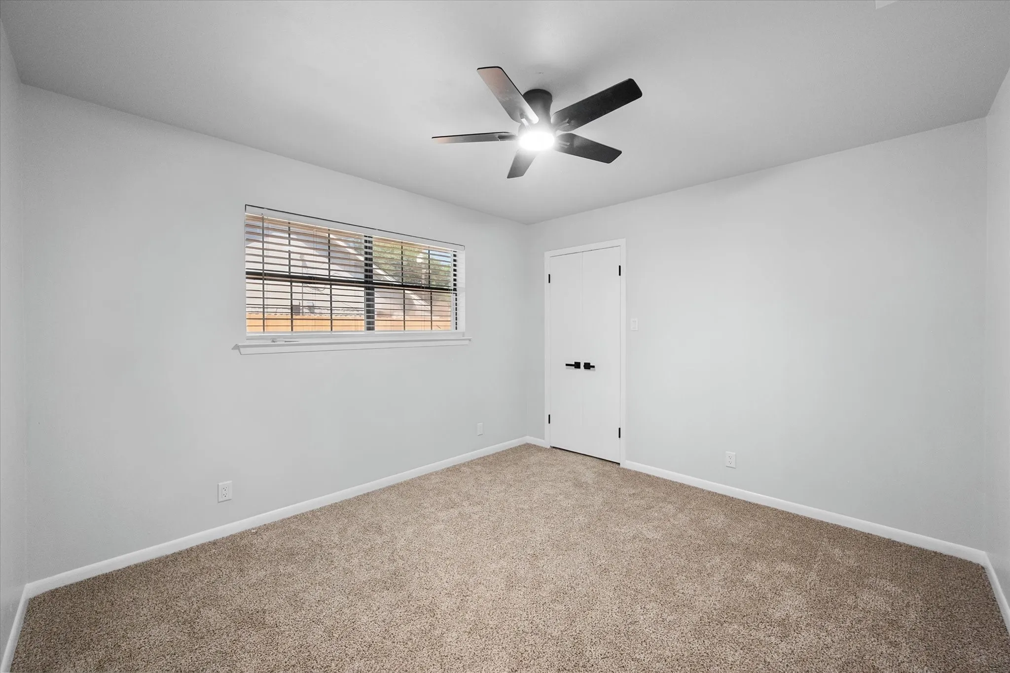 Single Family Residence For Sale in Navarro County , 504 Lexington Drive, Corsicana, Texas 75110, 3 Bedroom, 2 Bathroom, 2 Garage spaces, 1,651 Sqft, built in 1986, mls#21343704, Real Estate Agent in Corsicana, Homes For Sale in Navarro county, Homes For Sale in Corsicana, Realtor in Corsicana Texas, Real Estate Brokerage Independent Realty Texas, Luminita Cordes Realtor
