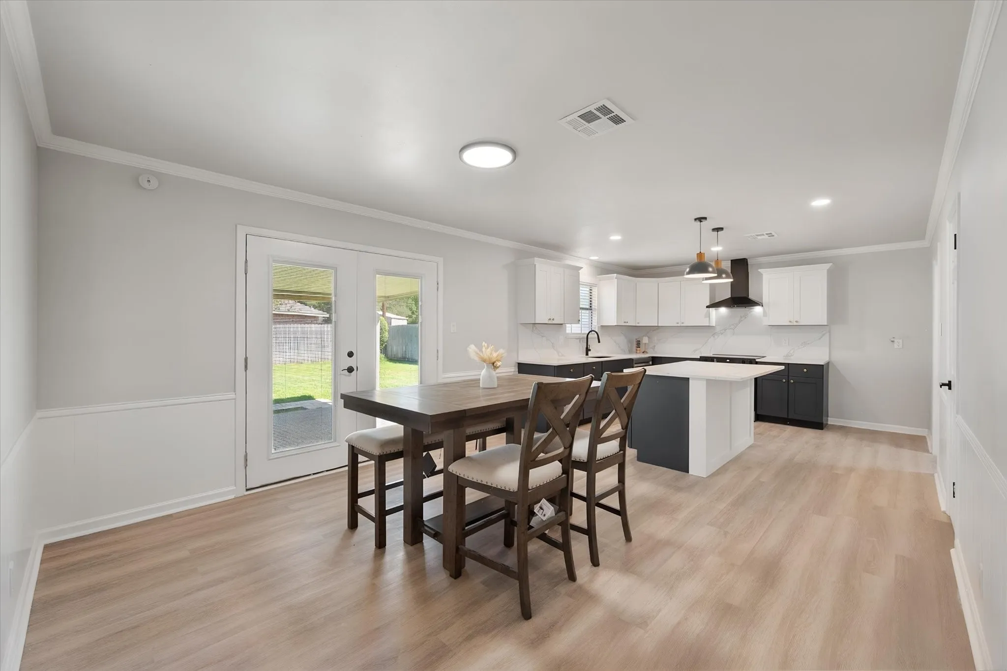 Single Family Residence For Sale in Navarro County , 504 Lexington Drive, Corsicana, Texas 75110, 3 Bedroom, 2 Bathroom, 2 Garage spaces, 1,651 Sqft, built in 1986, mls#21343704, Real Estate Agent in Corsicana, Homes For Sale in Navarro county, Homes For Sale in Corsicana, Realtor in Corsicana Texas, Real Estate Brokerage Independent Realty Texas, Luminita Cordes Realtor