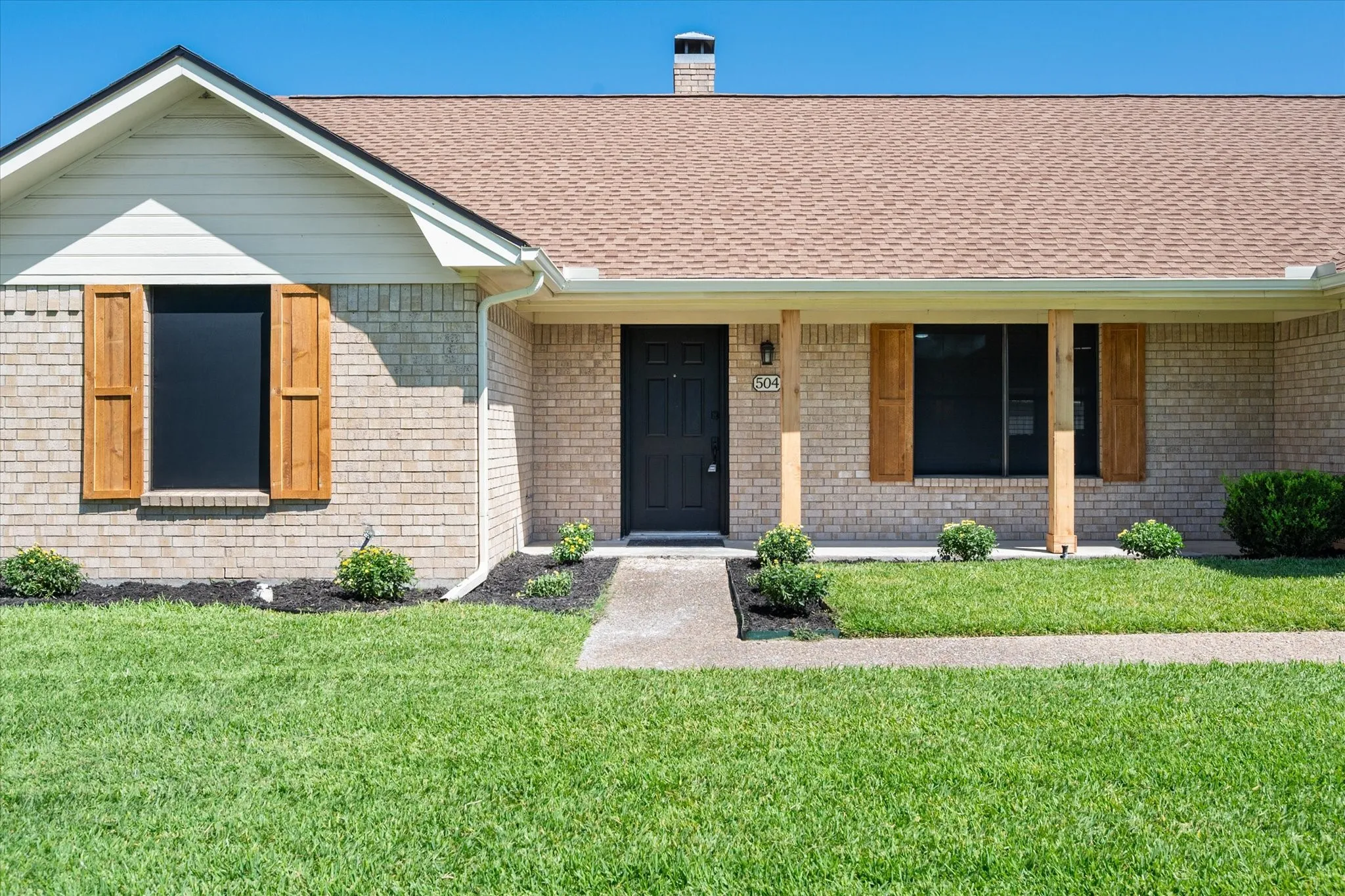 Single Family Residence For Sale in Navarro County , 504 Lexington Drive, Corsicana, Texas 75110, 3 Bedroom, 2 Bathroom, 2 Garage spaces, 1,651 Sqft, built in 1986, mls#21343704, Real Estate Agent in Corsicana, Homes For Sale in Navarro county, Homes For Sale in Corsicana, Realtor in Corsicana Texas, Real Estate Brokerage Independent Realty Texas, Luminita Cordes Realtor