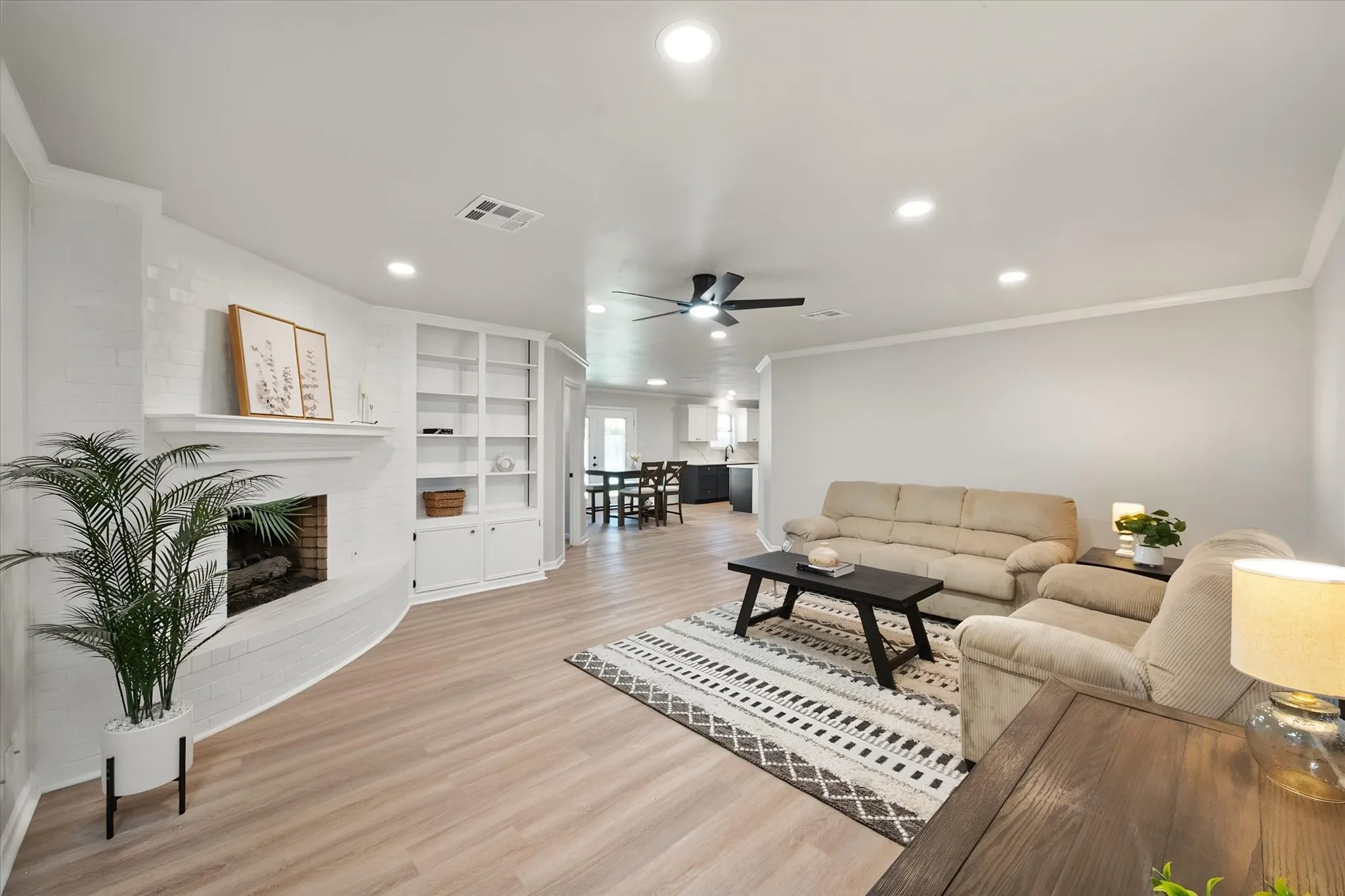 Single Family Residence For Sale in Navarro County , 504 Lexington Drive, Corsicana, Texas 75110, 3 Bedroom, 2 Bathroom, 2 Garage spaces, 1,651 Sqft, built in 1986, mls#21343704, Real Estate Agent in Corsicana, Homes For Sale in Navarro county, Homes For Sale in Corsicana, Realtor in Corsicana Texas, Real Estate Brokerage Independent Realty Texas, Luminita Cordes Realtor