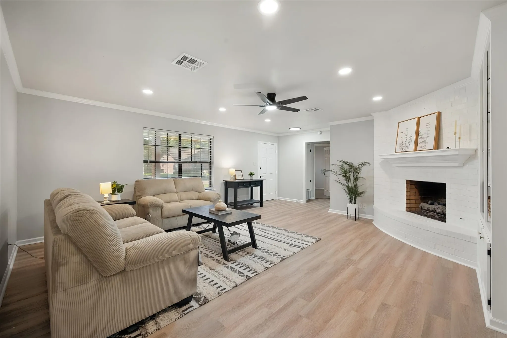 Single Family Residence For Sale in Navarro County , 504 Lexington Drive, Corsicana, Texas 75110, 3 Bedroom, 2 Bathroom, 2 Garage spaces, 1,651 Sqft, built in 1986, mls#21343704, Real Estate Agent in Corsicana, Homes For Sale in Navarro county, Homes For Sale in Corsicana, Realtor in Corsicana Texas, Real Estate Brokerage Independent Realty Texas, Luminita Cordes Realtor