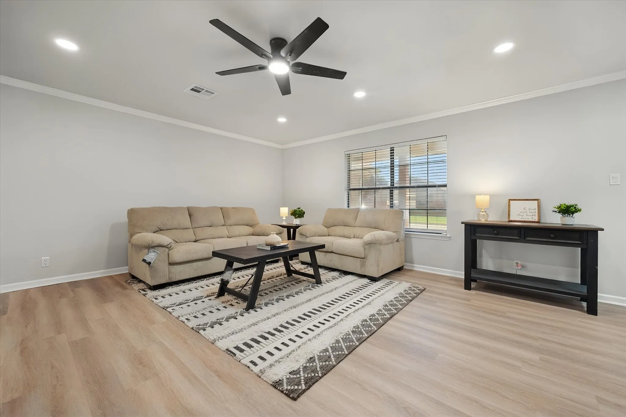 Single Family Residence For Sale in Navarro County , 504 Lexington Drive, Corsicana, Texas 75110, 3 Bedroom, 2 Bathroom, 2 Garage spaces, 1,651 Sqft, built in 1986, mls#21343704, Real Estate Agent in Corsicana, Homes For Sale in Navarro county, Homes For Sale in Corsicana, Realtor in Corsicana Texas, Real Estate Brokerage Independent Realty Texas, Luminita Cordes Realtor