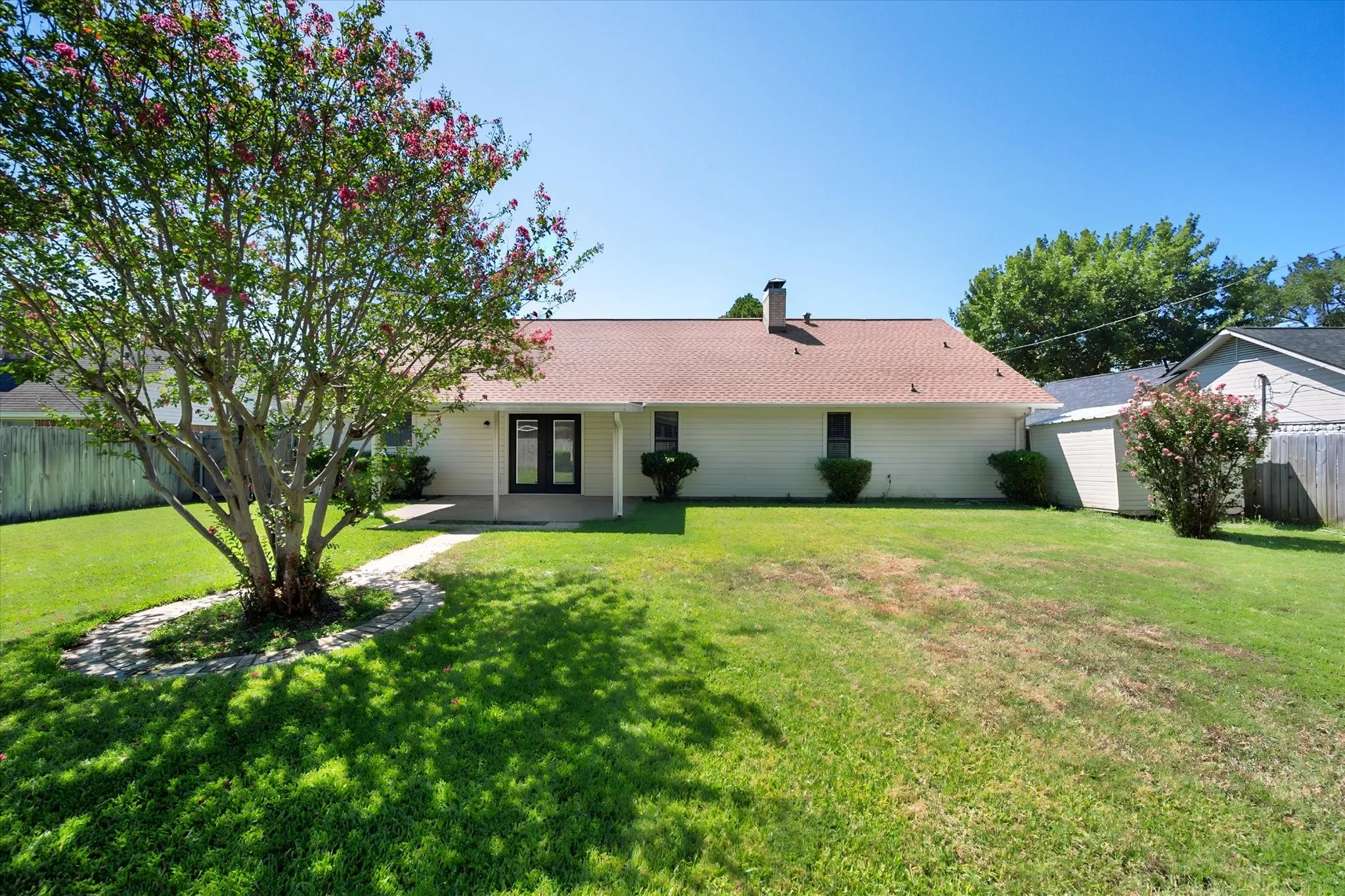 Single Family Residence For Sale in Navarro County , 504 Lexington Drive, Corsicana, Texas 75110, 3 Bedroom, 2 Bathroom, 2 Garage spaces, 1,651 Sqft, built in 1986, mls#21343704, Real Estate Agent in Corsicana, Homes For Sale in Navarro county, Homes For Sale in Corsicana, Realtor in Corsicana Texas, Real Estate Brokerage Independent Realty Texas, Luminita Cordes Realtor