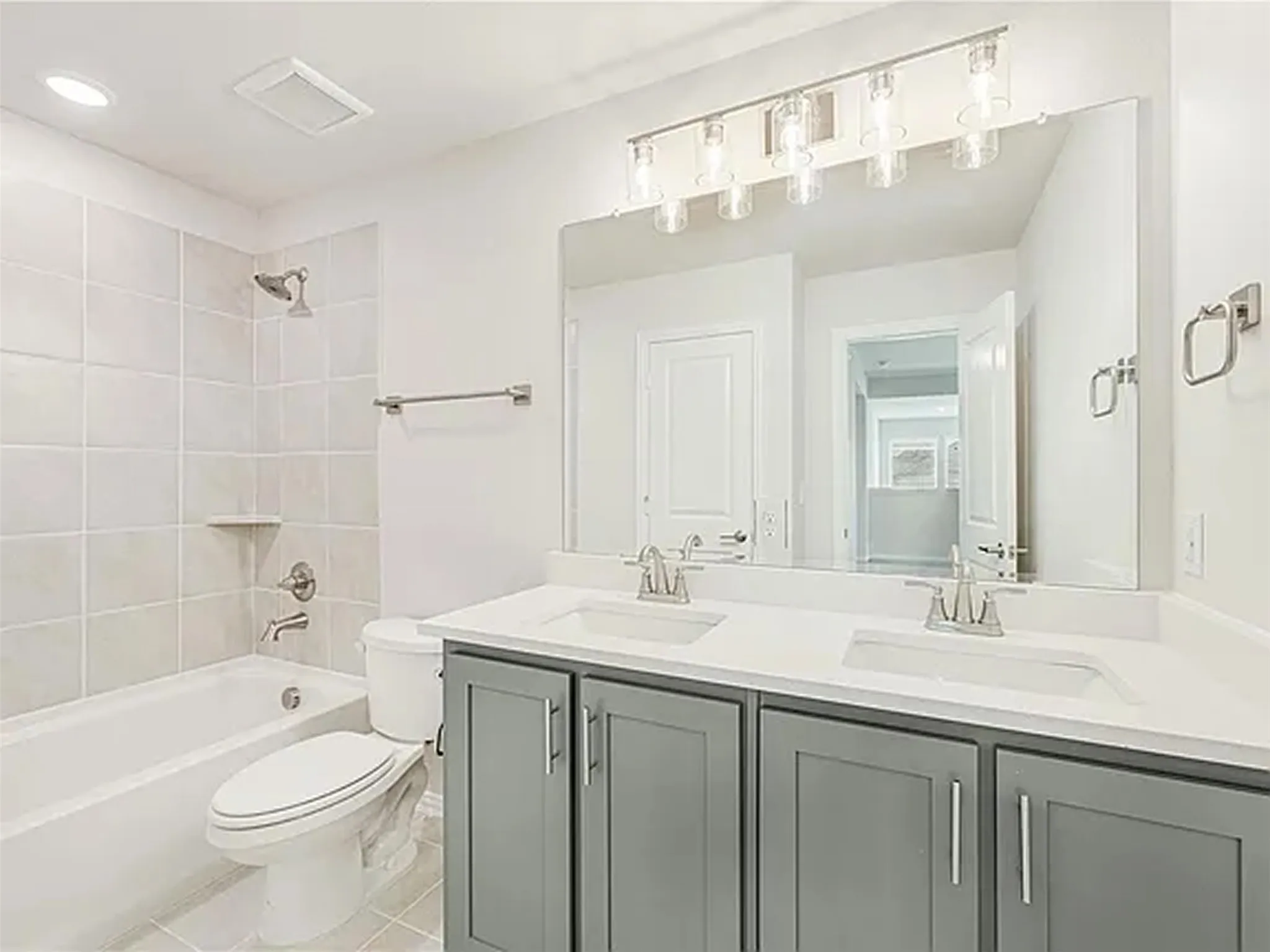 Single Family Residence For Rent in Collin County , 1010 Ridgehurst Road, Melissa, Texas 75454, 4 Bedrooms, 4 Bathrooms, 2 Garage spaces, 2,847 Sqft, built in 2024, Price $3,400, mls#21343823, Real Estate Agent in Melissa, Homes For Rent in Collin county, Homes For Rent in Melissa, Realtor in Melissa Texas, Real Estate Brokerage Independent Realty Texas, Luminita Cordes Realtor
