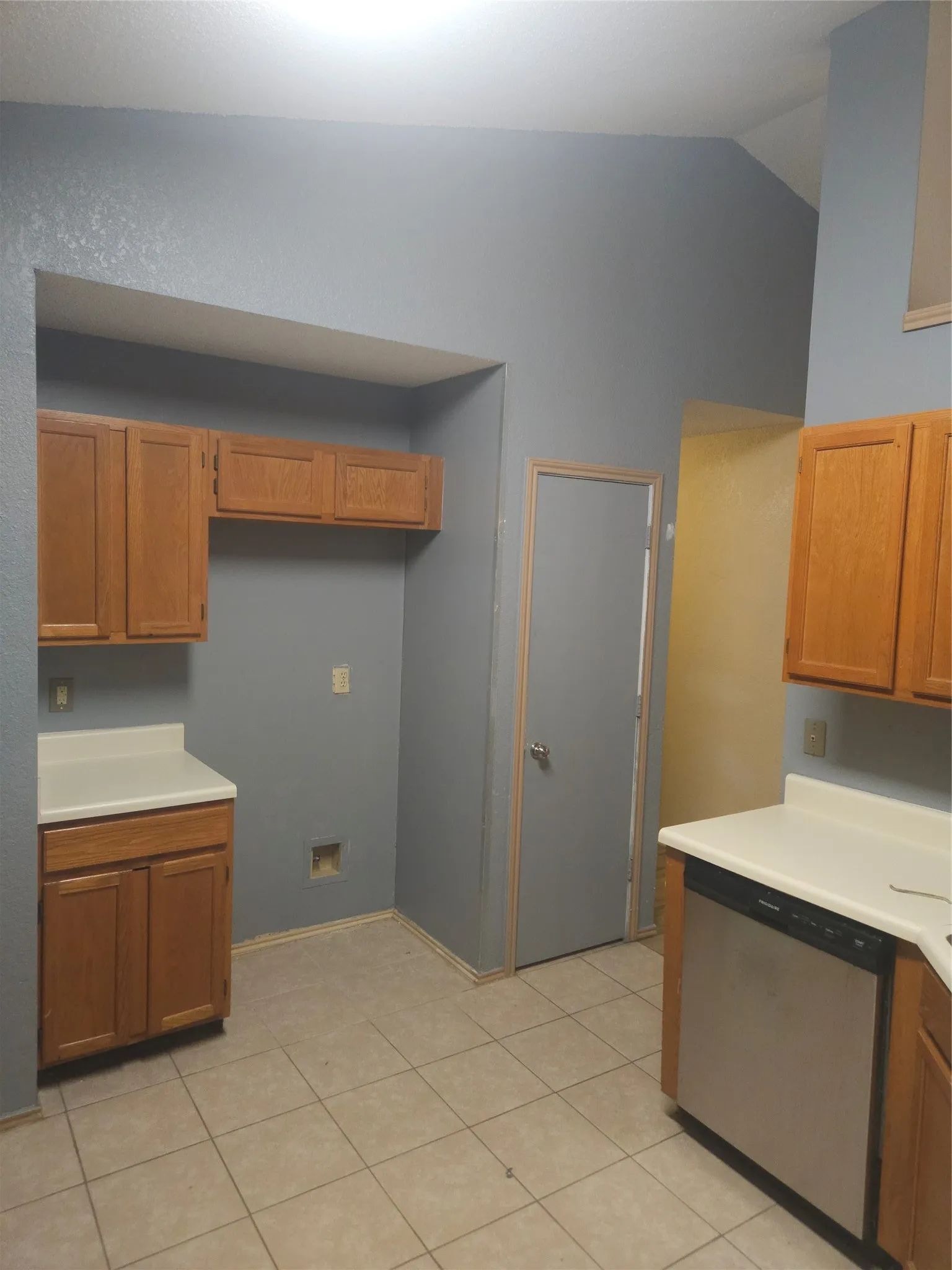 Single Family Residence For Sale in Tarrant County , 1433 Thistlewood Lane, Grapevine, Texas 76051, 3 Bedroom, 2 Bathroom, 2 Garage spaces, 1,348 Sqft, built in 1985, mls#21341974, Real Estate Agent in Grapevine, Homes For Sale in Tarrant county, Homes For Sale in Grapevine, Realtor in Grapevine Texas, Real Estate Brokerage Independent Realty Texas, Luminita Cordes Realtor