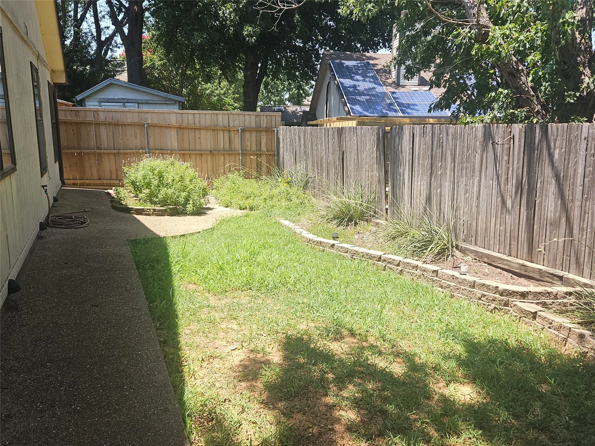 Single Family Residence For Sale in Tarrant County , 1433 Thistlewood Lane, Grapevine, Texas 76051, 3 Bedroom, 2 Bathroom, 2 Garage spaces, 1,348 Sqft, built in 1985, mls#21341974, Real Estate Agent in Grapevine, Homes For Sale in Tarrant county, Homes For Sale in Grapevine, Realtor in Grapevine Texas, Real Estate Brokerage Independent Realty Texas, Luminita Cordes Realtor
