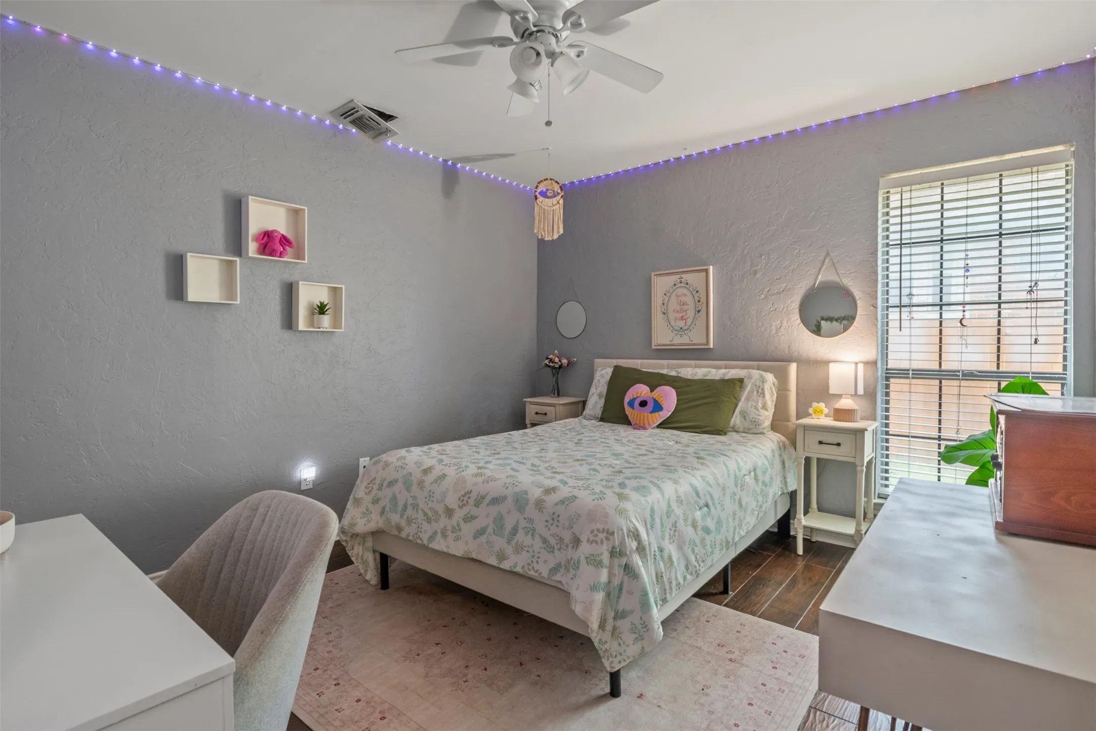 Single Family Residence For Sale in Dallas County , 2014 Royal Crest Drive, Garland, Texas 75043, 4 Bedroom, 3 Bathroom, 2 Garage spaces, 2,452 Sqft, built in 1983, mls#21333897, Real Estate Agent in Garland, Homes For Sale in Dallas county, Homes For Sale in Garland, Realtor in Garland Texas, Real Estate Brokerage Independent Realty Texas, Luminita Cordes Realtor