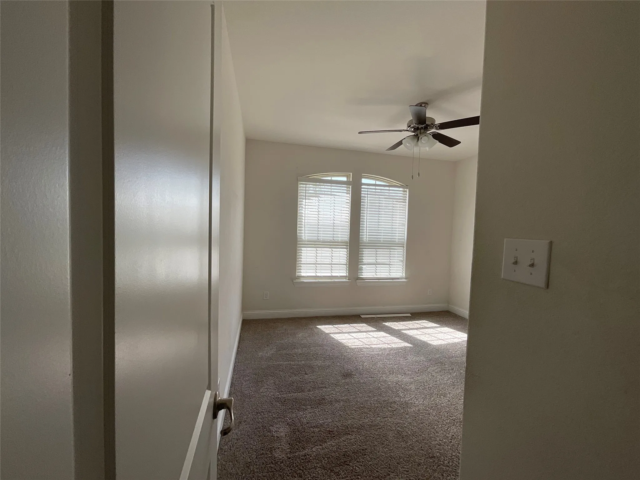 Single Family Residence For Rent in Kaufman County , 4320 Shadow Drive, Forney, Texas 75126, 4 Bedroom, 2 Bathroom, 2 Garage spaces, 1,830 Sqft, built in 2022, mls#21328768, Real Estate Agent in Forney, Homes For Rent in Kaufman county, Homes For Rent in Forney, Realtor in Forney Texas, Real Estate Brokerage Independent Realty Texas, Luminita Cordes Realtor