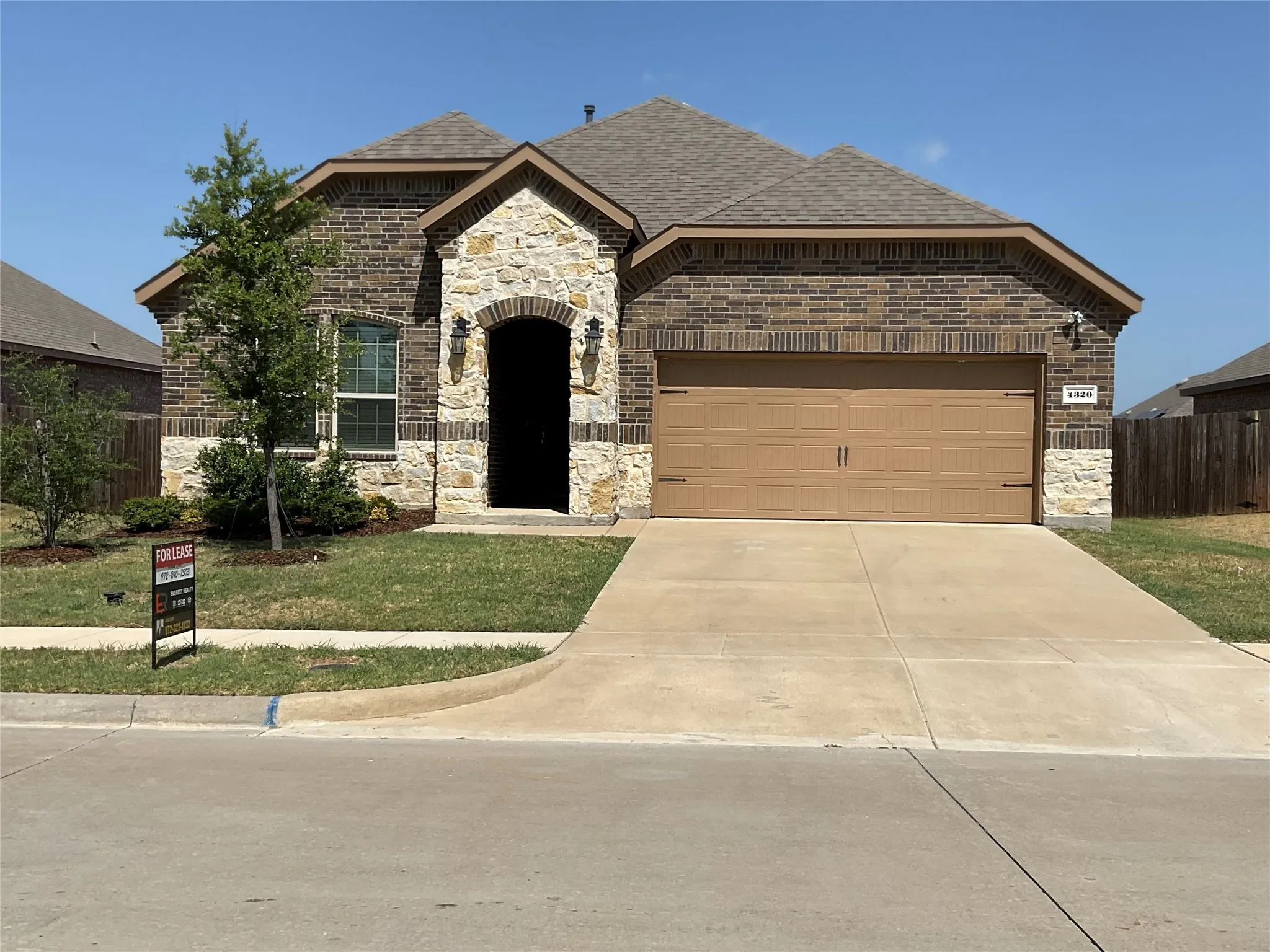 Single Family Residence For Rent in Kaufman County , 4320 Shadow Drive, Forney, Texas 75126, 4 Bedroom, 2 Bathroom, 2 Garage spaces, 1,830 Sqft, built in 2022, mls#21328768, Real Estate Agent in Forney, Homes For Rent in Kaufman county, Homes For Rent in Forney, Realtor in Forney Texas, Real Estate Brokerage Independent Realty Texas, Luminita Cordes Realtor