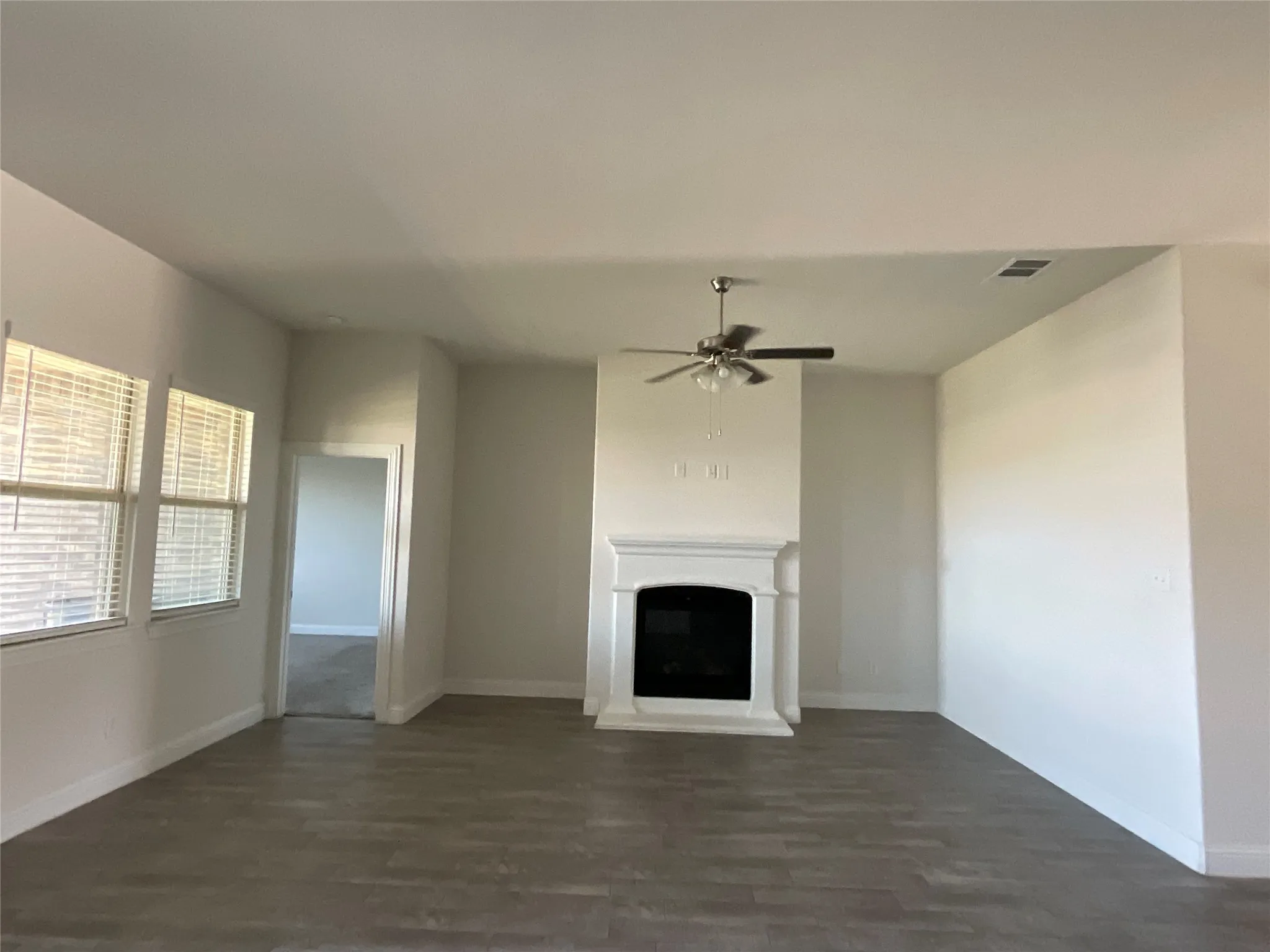 Single Family Residence For Rent in Kaufman County , 4320 Shadow Drive, Forney, Texas 75126, 4 Bedroom, 2 Bathroom, 2 Garage spaces, 1,830 Sqft, built in 2022, mls#21328768, Real Estate Agent in Forney, Homes For Rent in Kaufman county, Homes For Rent in Forney, Realtor in Forney Texas, Real Estate Brokerage Independent Realty Texas, Luminita Cordes Realtor