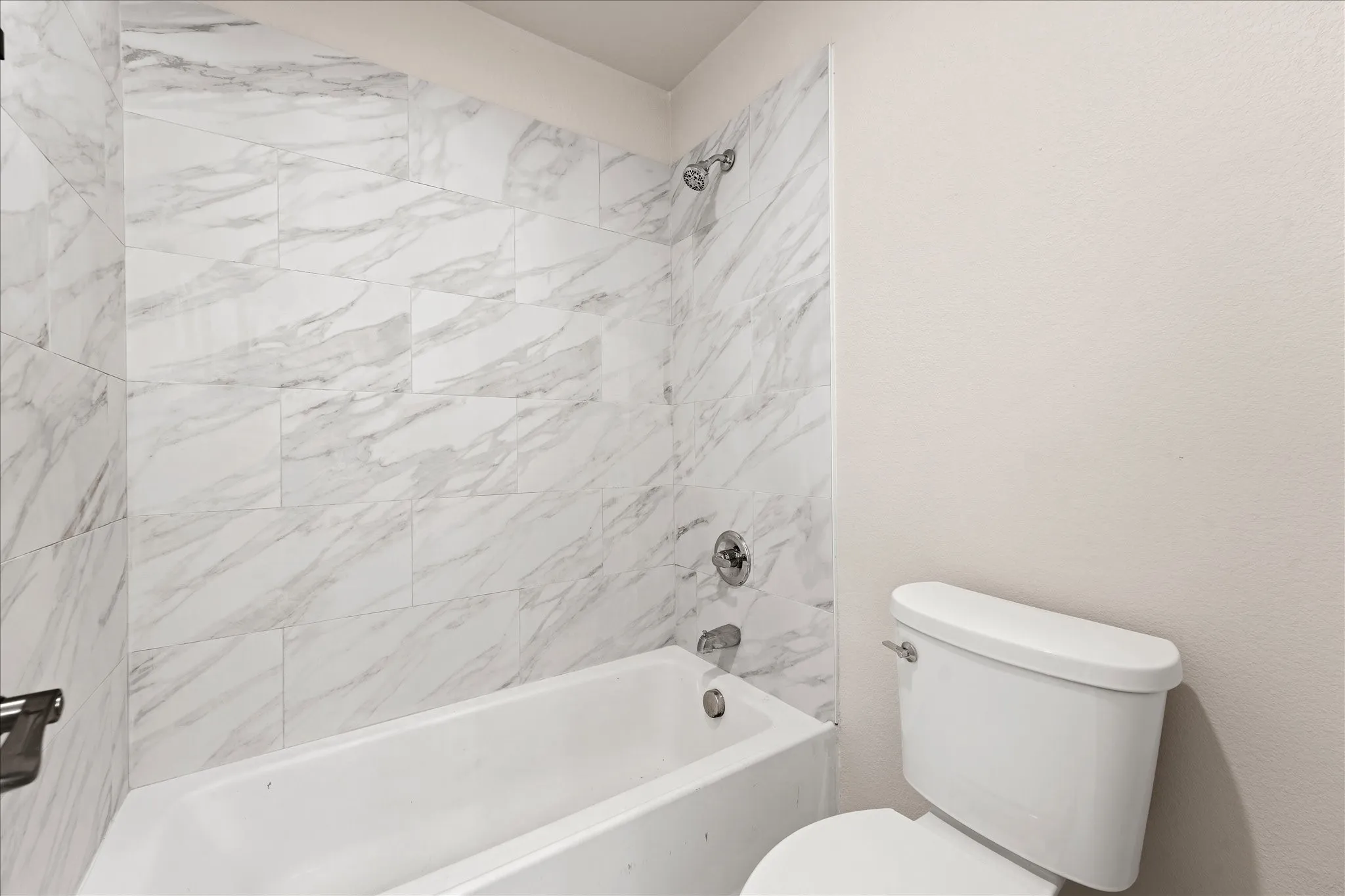 Single Family Residence For Sale in Tarrant County , 2824 Pino, Grand Prairie, Texas 75054, 5 Bedroom, 4 Bathroom, 3 Garage spaces, 3,712 Sqft, built in 2014, mls#21343304, Real Estate Agent in Grand Prairie, Homes For Sale in Tarrant county, Homes For Sale in Grand Prairie, Realtor in Grand Prairie Texas, Real Estate Brokerage Independent Realty Texas, Luminita Cordes Realtor
