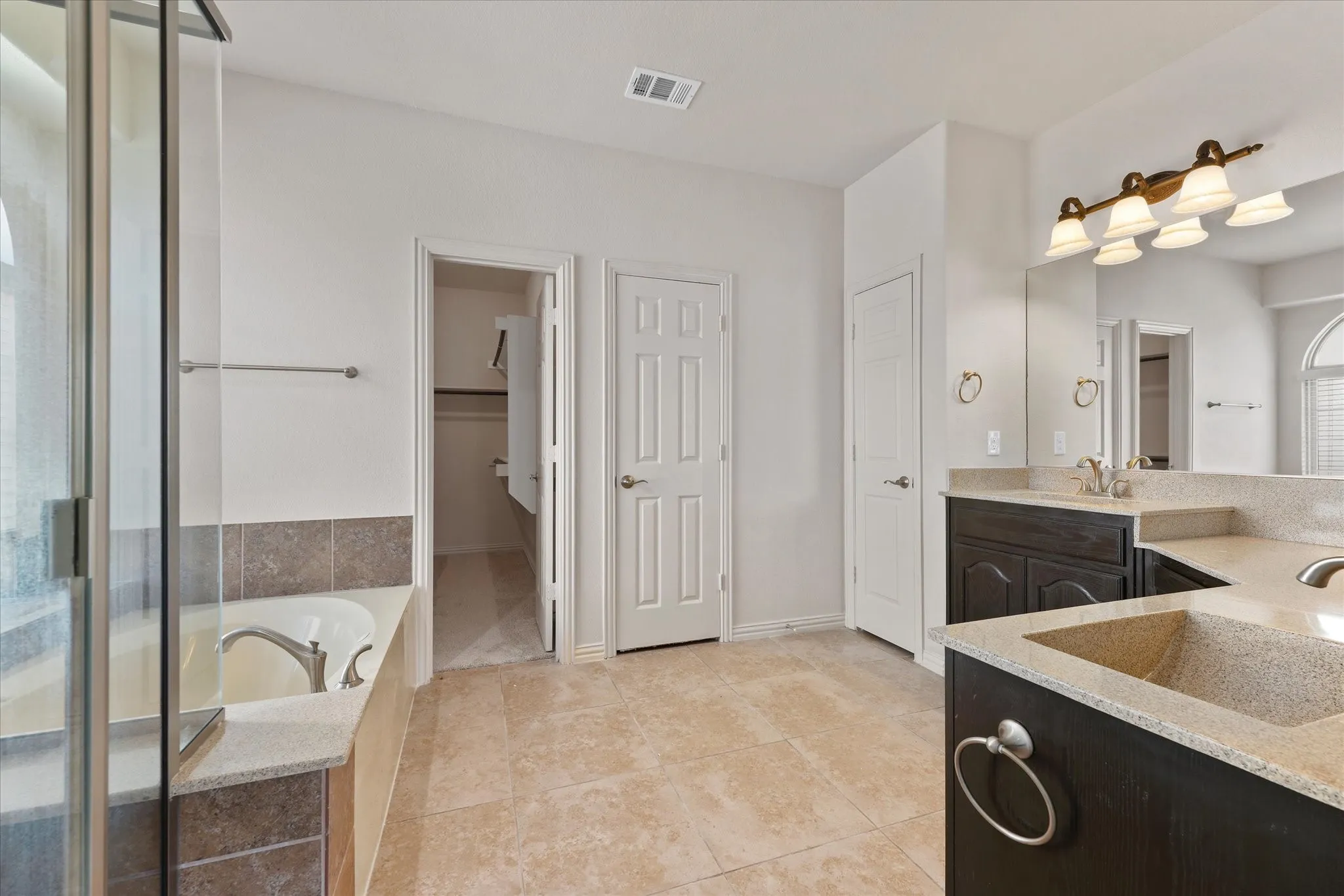Single Family Residence For Sale in Tarrant County , 2824 Pino, Grand Prairie, Texas 75054, 5 Bedroom, 4 Bathroom, 3 Garage spaces, 3,712 Sqft, built in 2014, mls#21343304, Real Estate Agent in Grand Prairie, Homes For Sale in Tarrant county, Homes For Sale in Grand Prairie, Realtor in Grand Prairie Texas, Real Estate Brokerage Independent Realty Texas, Luminita Cordes Realtor