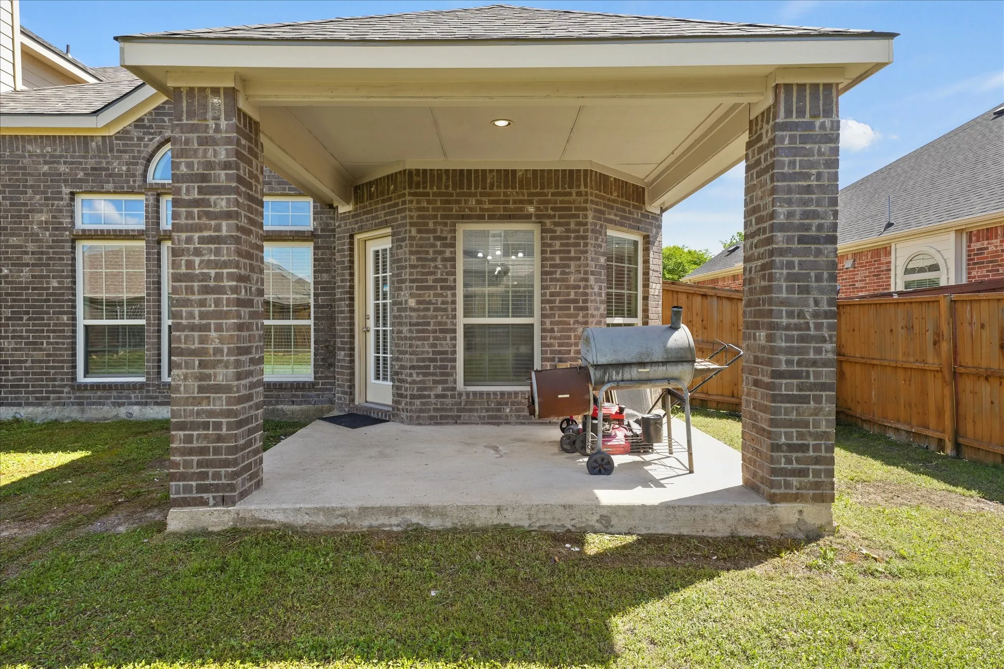 Single Family Residence For Sale in Tarrant County , 2824 Pino, Grand Prairie, Texas 75054, 5 Bedroom, 4 Bathroom, 3 Garage spaces, 3,712 Sqft, built in 2014, mls#21343304, Real Estate Agent in Grand Prairie, Homes For Sale in Tarrant county, Homes For Sale in Grand Prairie, Realtor in Grand Prairie Texas, Real Estate Brokerage Independent Realty Texas, Luminita Cordes Realtor