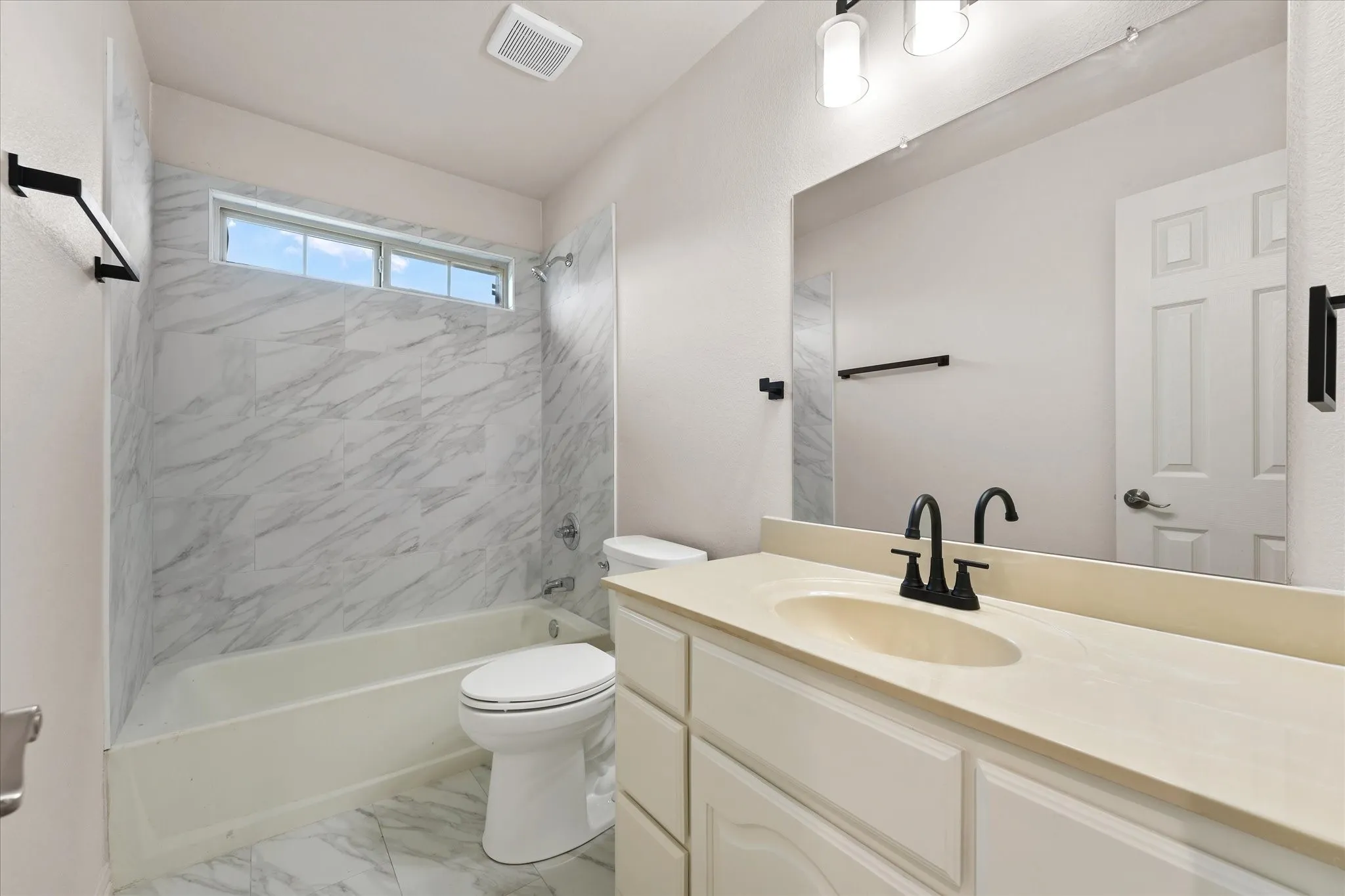 Single Family Residence For Sale in Tarrant County , 2824 Pino, Grand Prairie, Texas 75054, 5 Bedroom, 4 Bathroom, 3 Garage spaces, 3,712 Sqft, built in 2014, mls#21343304, Real Estate Agent in Grand Prairie, Homes For Sale in Tarrant county, Homes For Sale in Grand Prairie, Realtor in Grand Prairie Texas, Real Estate Brokerage Independent Realty Texas, Luminita Cordes Realtor