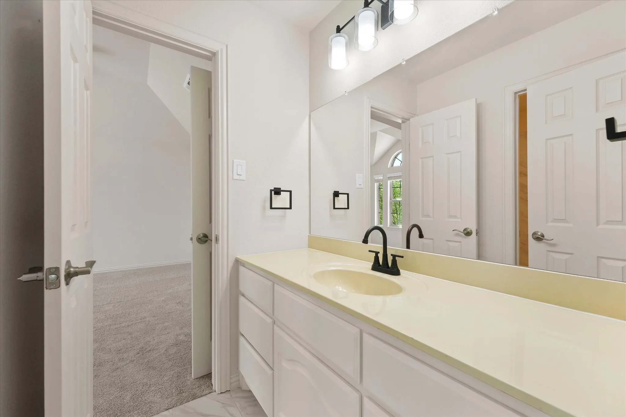 Single Family Residence For Sale in Tarrant County , 2824 Pino, Grand Prairie, Texas 75054, 5 Bedroom, 4 Bathroom, 3 Garage spaces, 3,712 Sqft, built in 2014, mls#21343304, Real Estate Agent in Grand Prairie, Homes For Sale in Tarrant county, Homes For Sale in Grand Prairie, Realtor in Grand Prairie Texas, Real Estate Brokerage Independent Realty Texas, Luminita Cordes Realtor