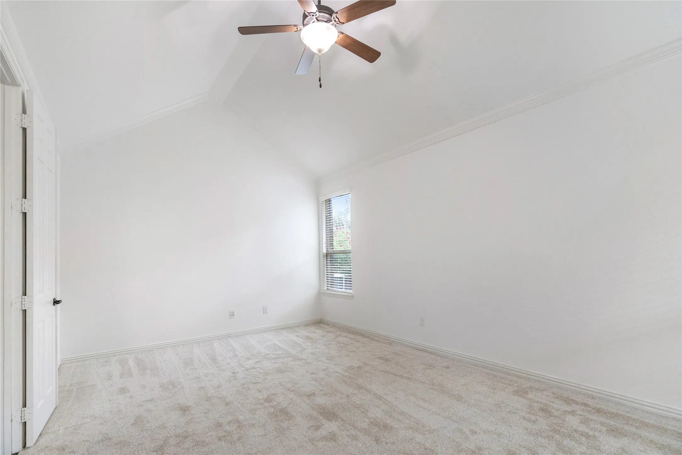 Single Family Residence For Sale in Tarrant County , 1821 Sterling Trace Drive, Keller, Texas 76248, 6 Bedroom, 4 Bathroom, 3 Garage spaces, 4,710 Sqft, built in 2011, mls#21342319, Real Estate Agent in Keller, Homes For Sale in Tarrant county, Homes For Sale in Keller, Realtor in Keller Texas, Real Estate Brokerage Independent Realty Texas, Luminita Cordes Realtor